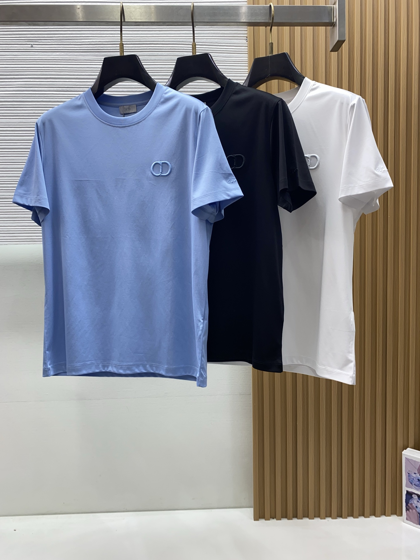 迪奥 高级定制 2026新款短袖 百搭款式 任何人都可以轻松驾驭 面料全订制工艺 高定一等品丝光棉面料 