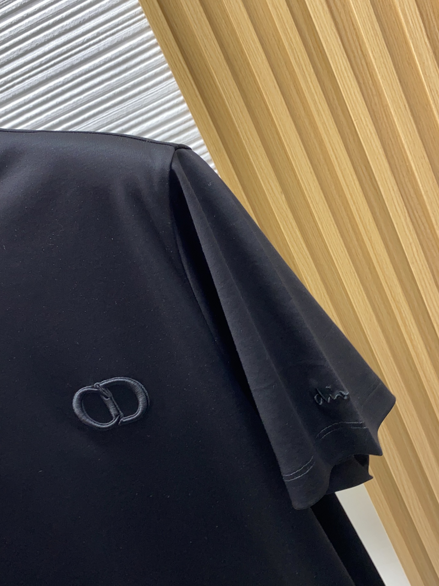 迪奥 高级定制 2026新款短袖 百搭款式 任何人都可以轻松驾驭 面料全订制工艺 高定一等品丝光棉面料 