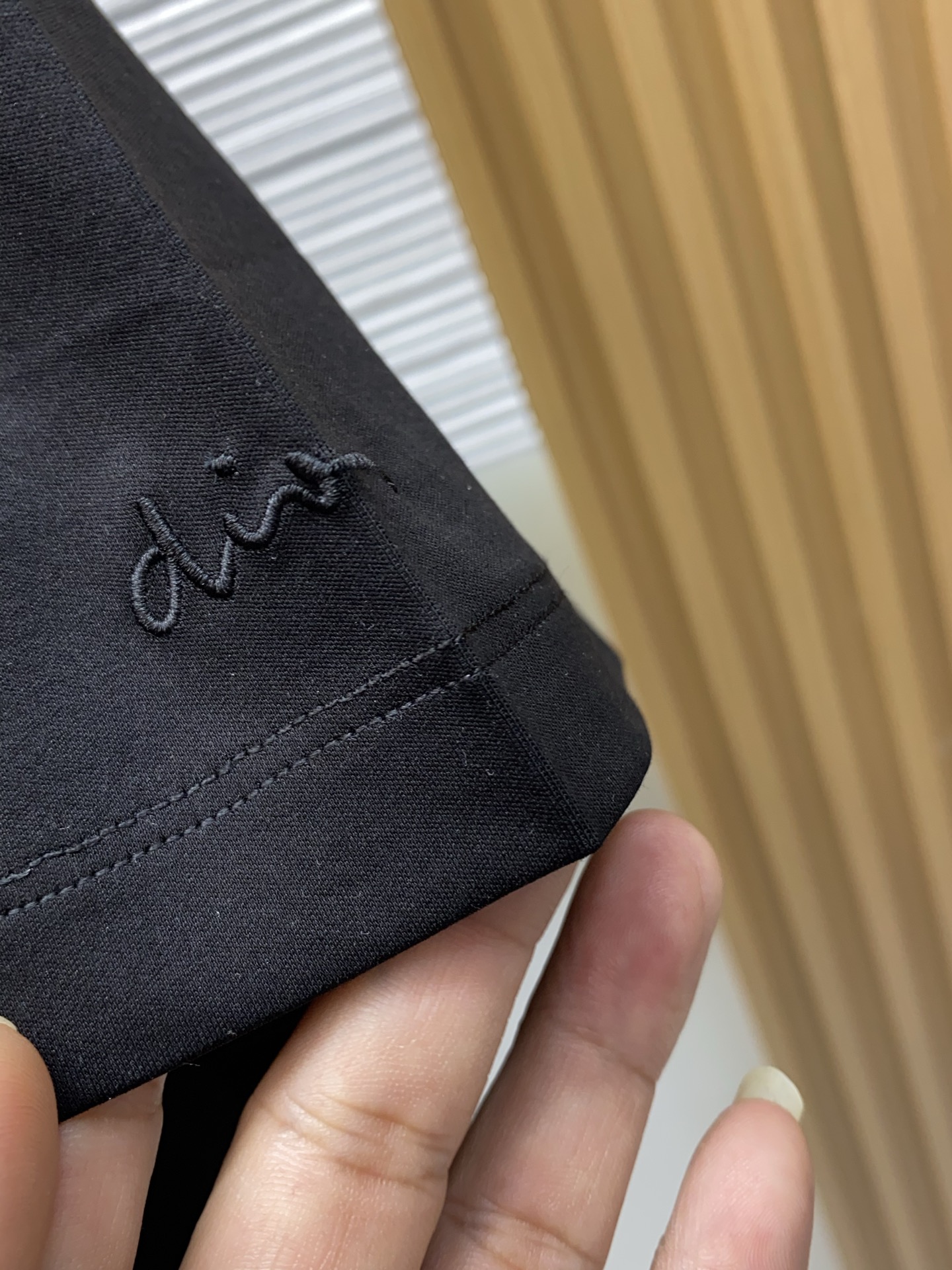 迪奥 高级定制 2026新款短袖 百搭款式 任何人都可以轻松驾驭 面料全订制工艺 高定一等品丝光棉面料 