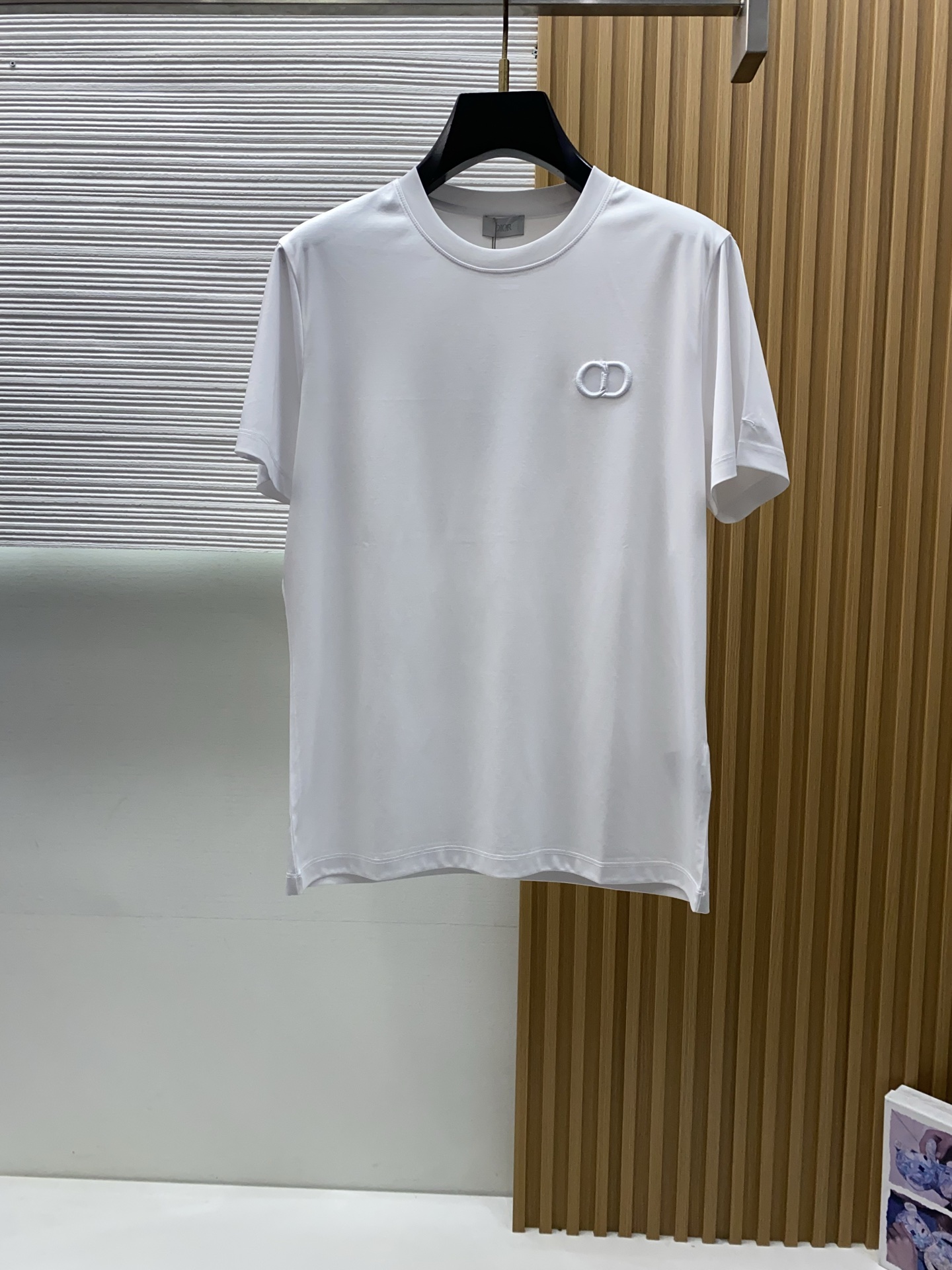 迪奥 高级定制 2026新款短袖 百搭款式 任何人都可以轻松驾驭 面料全订制工艺 高定一等品丝光棉面料 