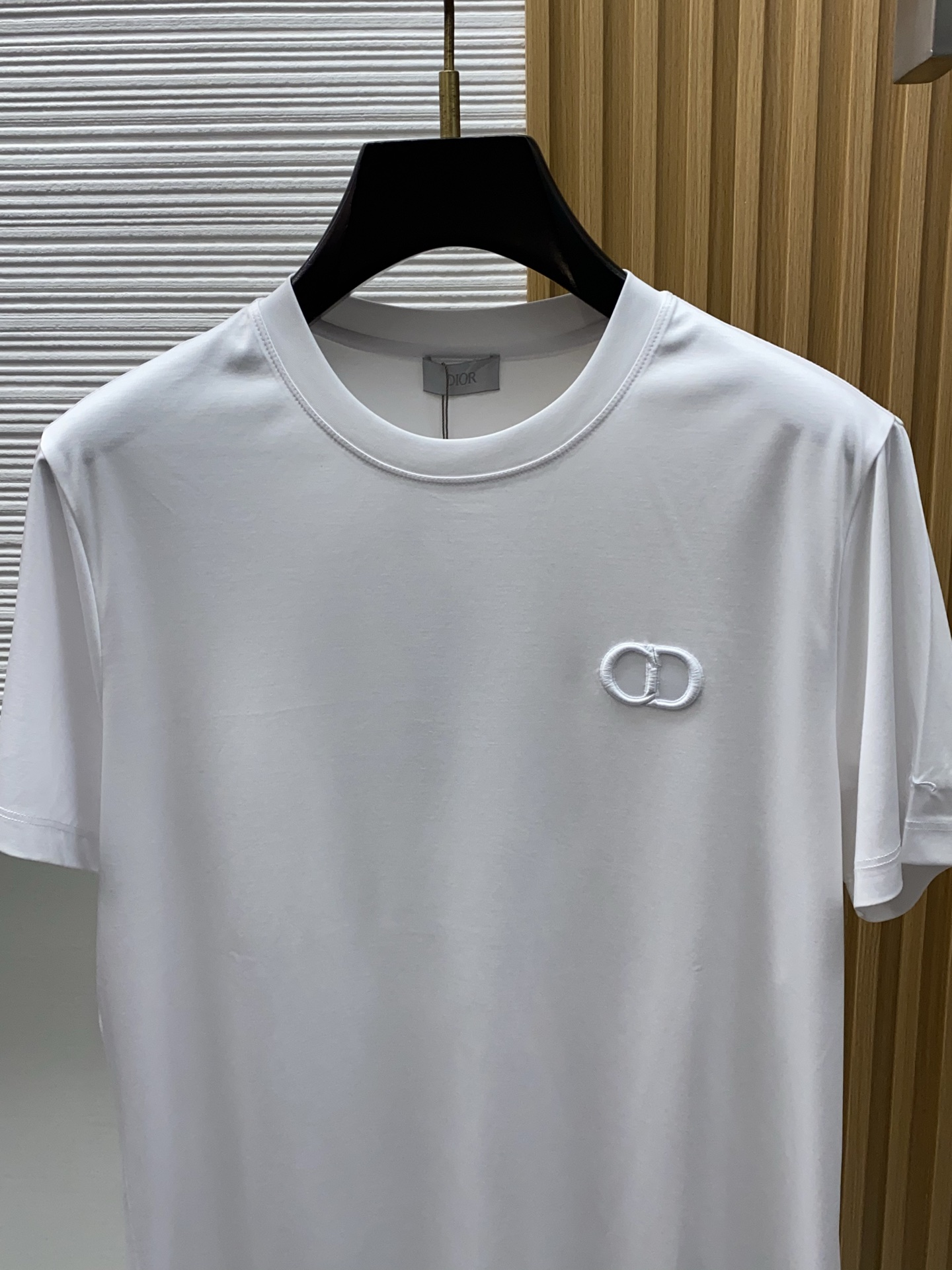 迪奥 高级定制 2026新款短袖 百搭款式 任何人都可以轻松驾驭 面料全订制工艺 高定一等品丝光棉面料 
