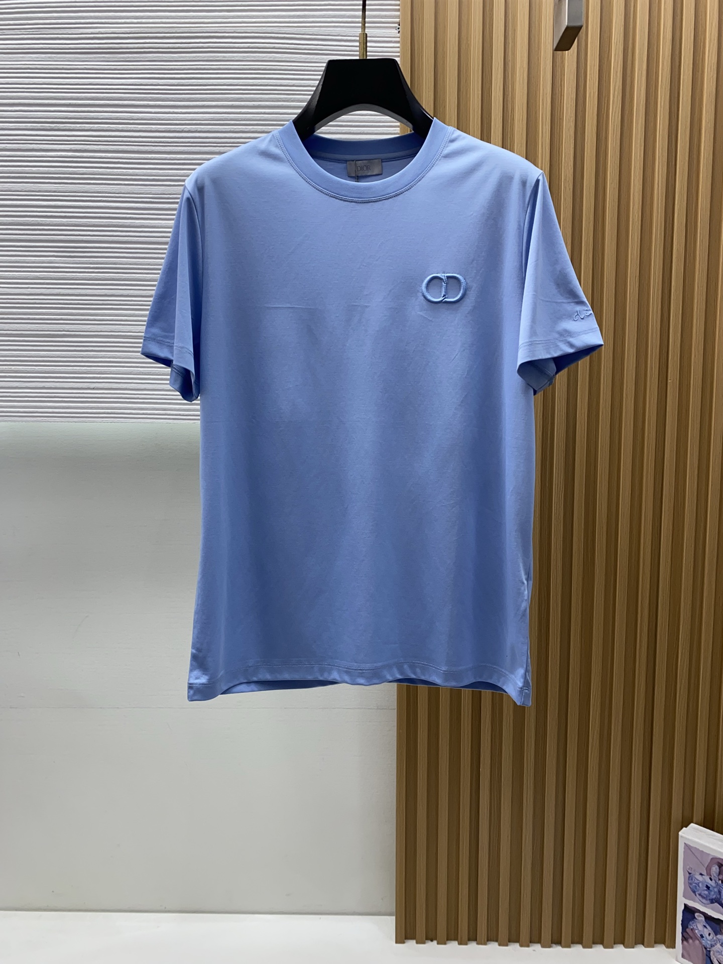 迪奥 高级定制 2026新款短袖 百搭款式 任何人都可以轻松驾驭 面料全订制工艺 高定一等品丝光棉面料 