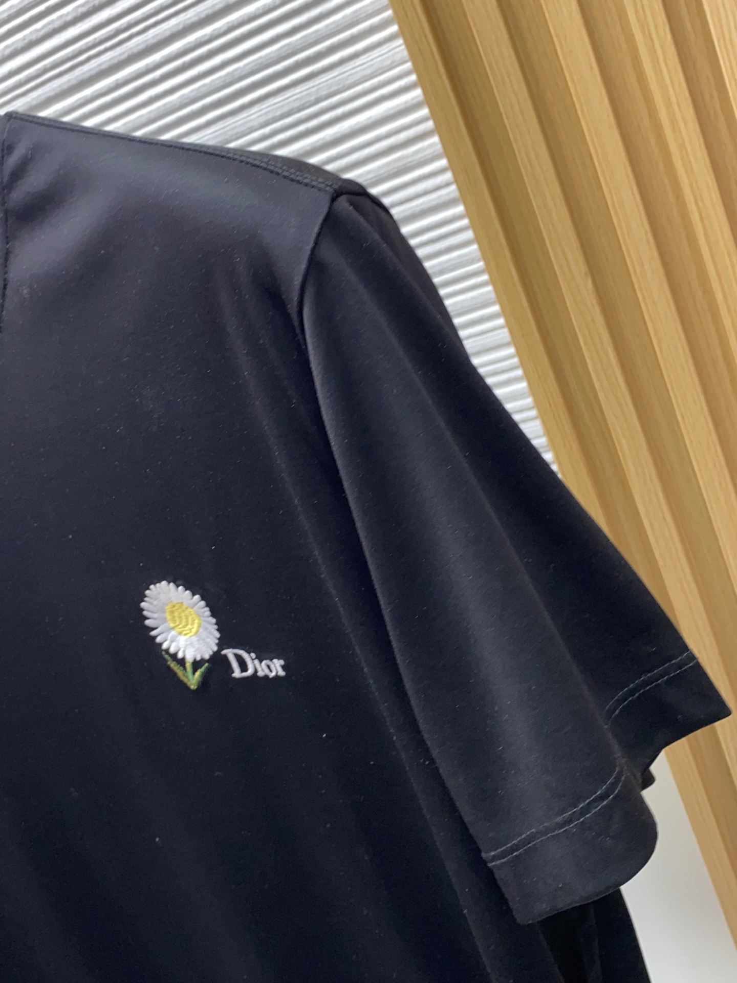 迪奥 高级定制 2026新款短袖 百搭款式 任何人都可以轻松驾驭 面料全订制工艺 高定一等品丝光棉面料 