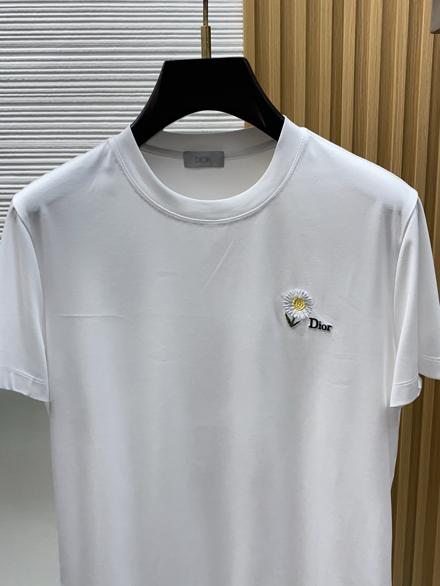 迪奥 高级定制 2026新款短袖 百搭款式 任何人都可以轻松驾驭 面料全订制工艺 高定一等品丝光棉面料 