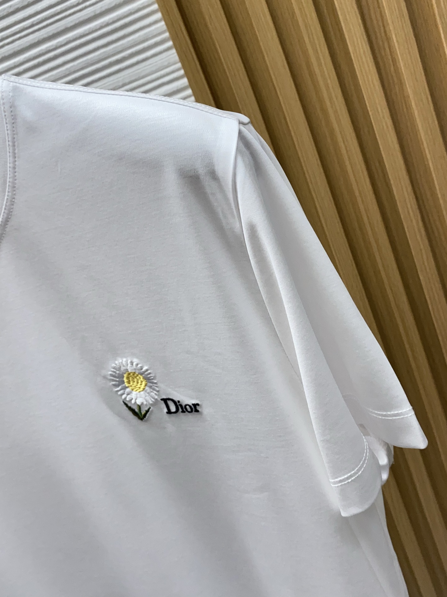 迪奥 高级定制 2026新款短袖 百搭款式 任何人都可以轻松驾驭 面料全订制工艺 高定一等品丝光棉面料 