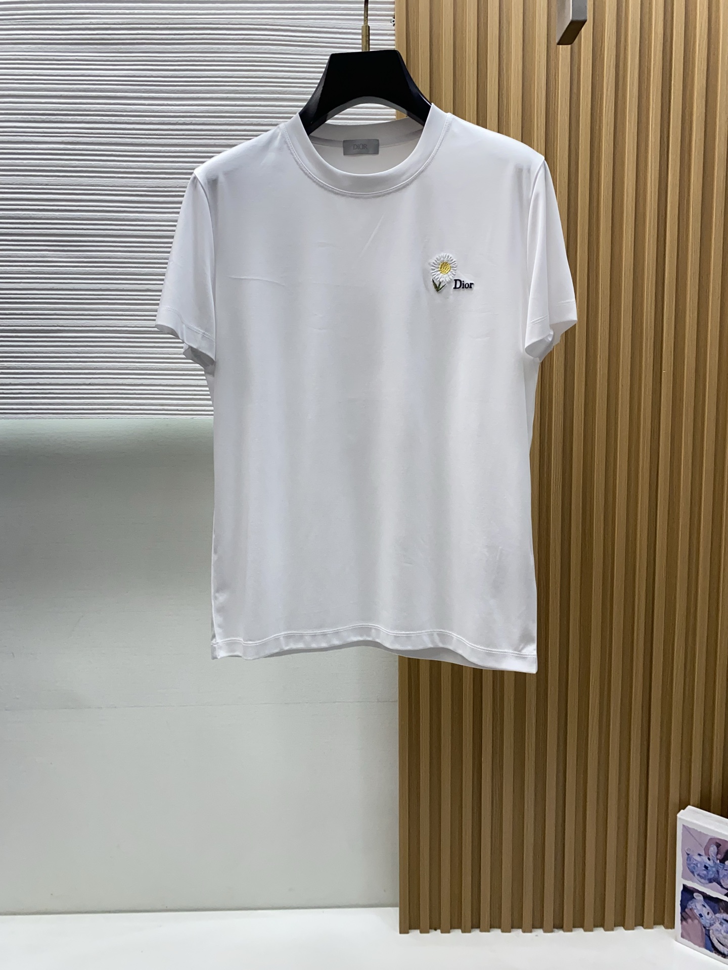 迪奥 高级定制 2026新款短袖 百搭款式 任何人都可以轻松驾驭 面料全订制工艺 高定一等品丝光棉面料 