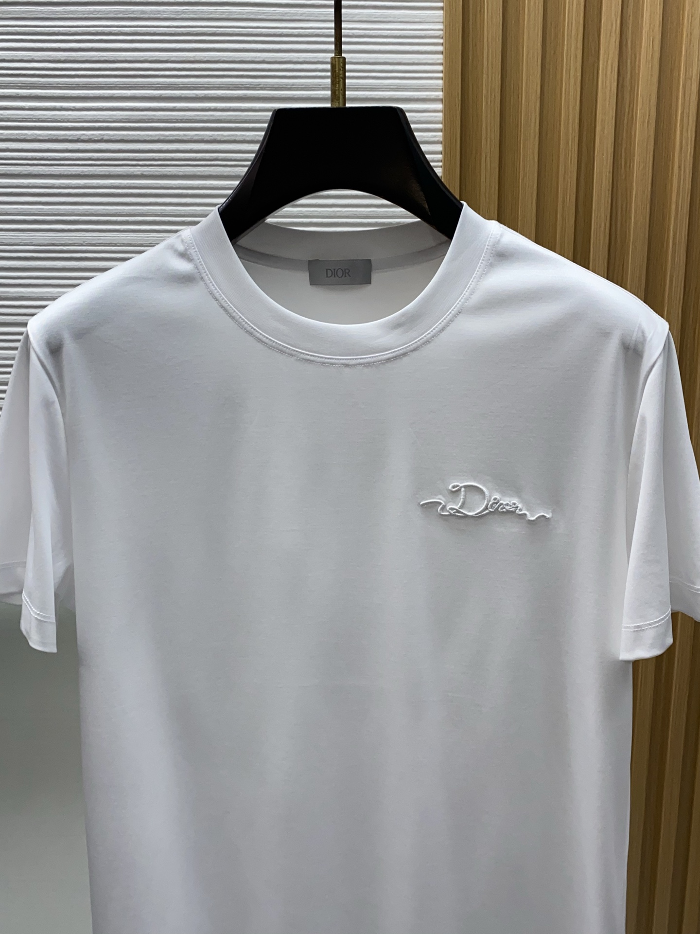 迪奥 高级定制 2026新款短袖 百搭款式 任何人都可以轻松驾驭 面料全订制工艺 高定一等品丝光棉面料 