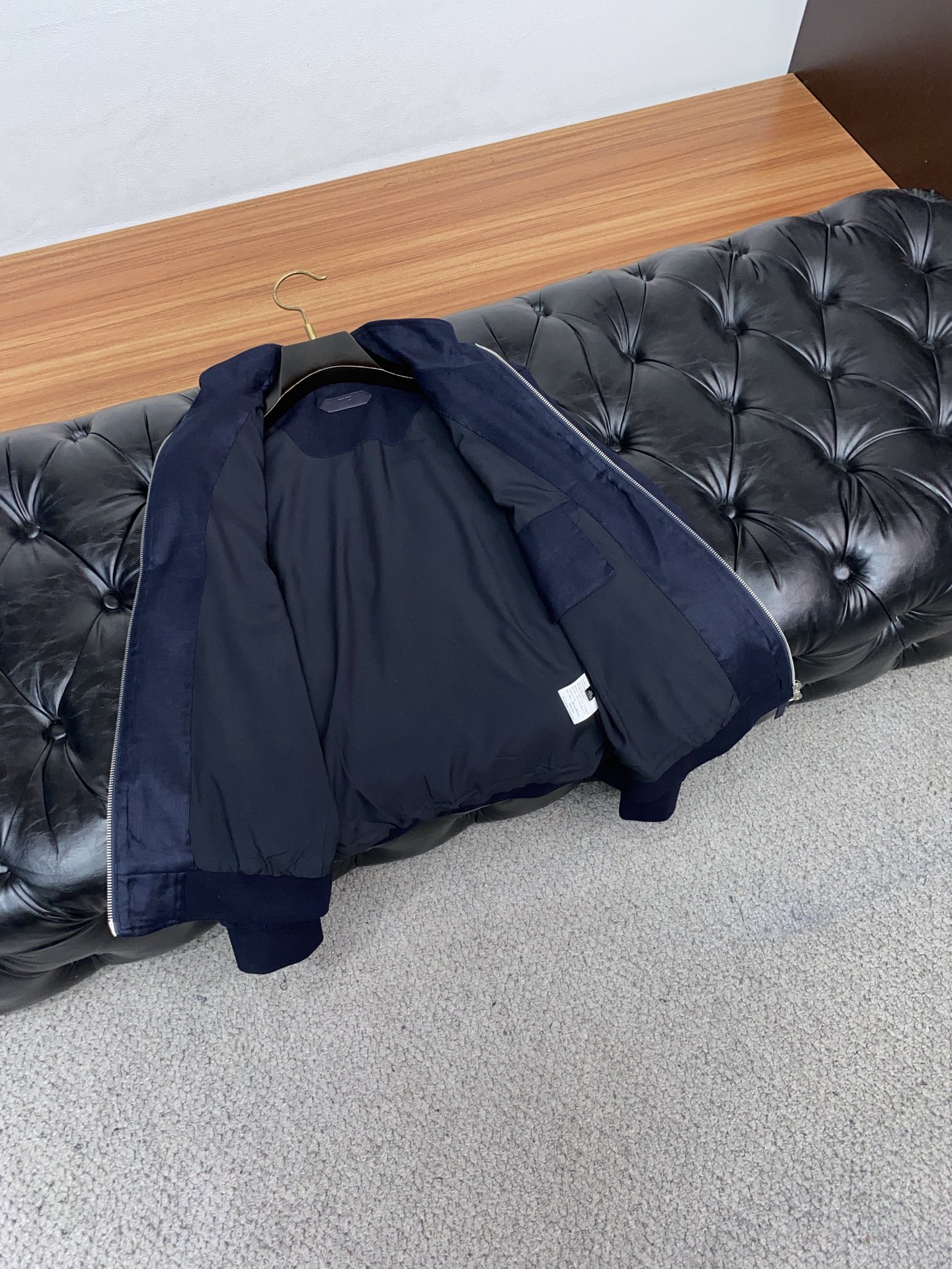 TF 2026新款男士休闲定制棉麻混纺立领夹克外套。穿上简约干练的休闲外套，瞬间重回时髦霸气，又是活力满