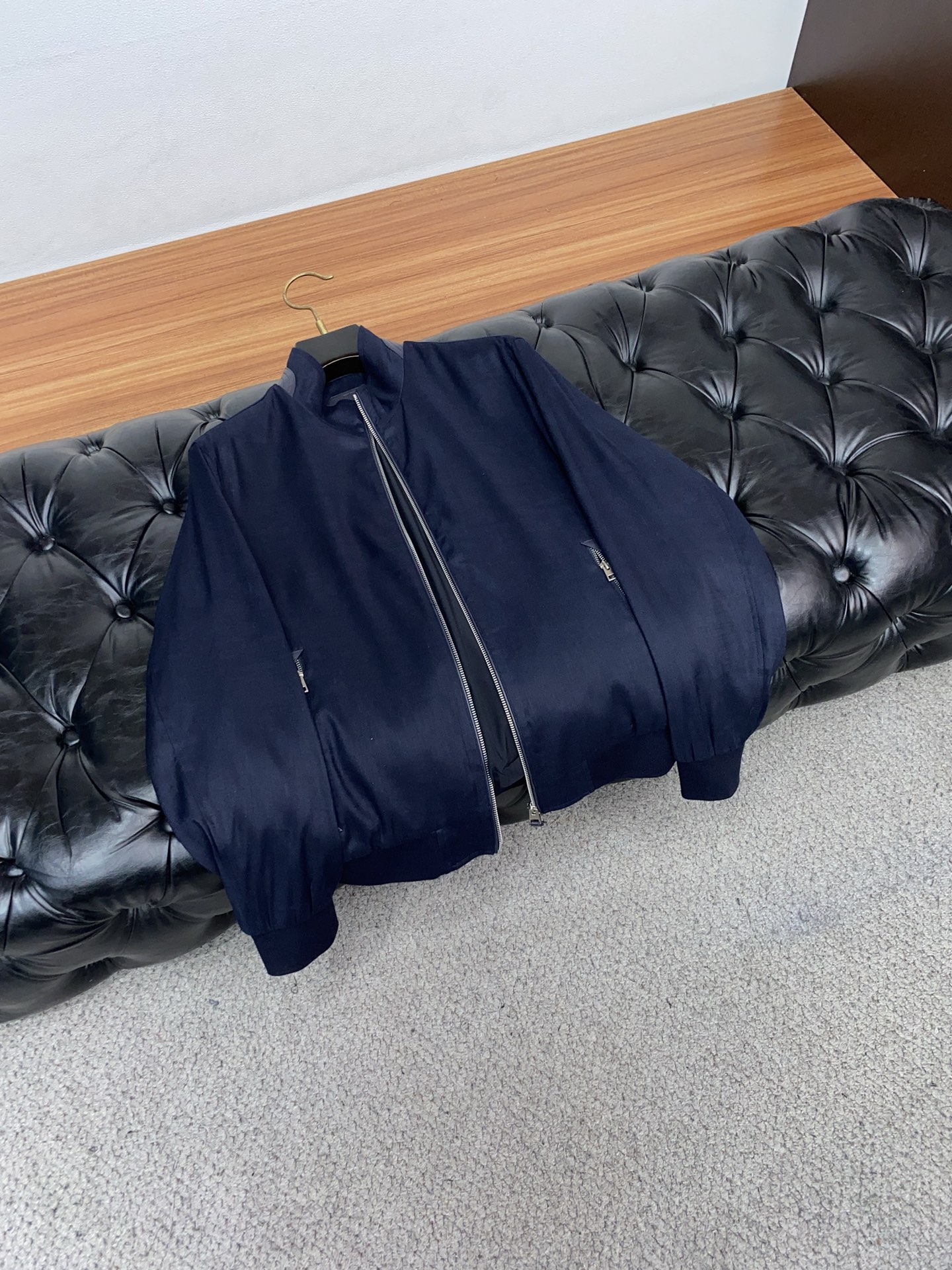 TF 2026新款男士休闲定制棉麻混纺立领夹克外套。穿上简约干练的休闲外套，瞬间重回时髦霸气，又是活力满