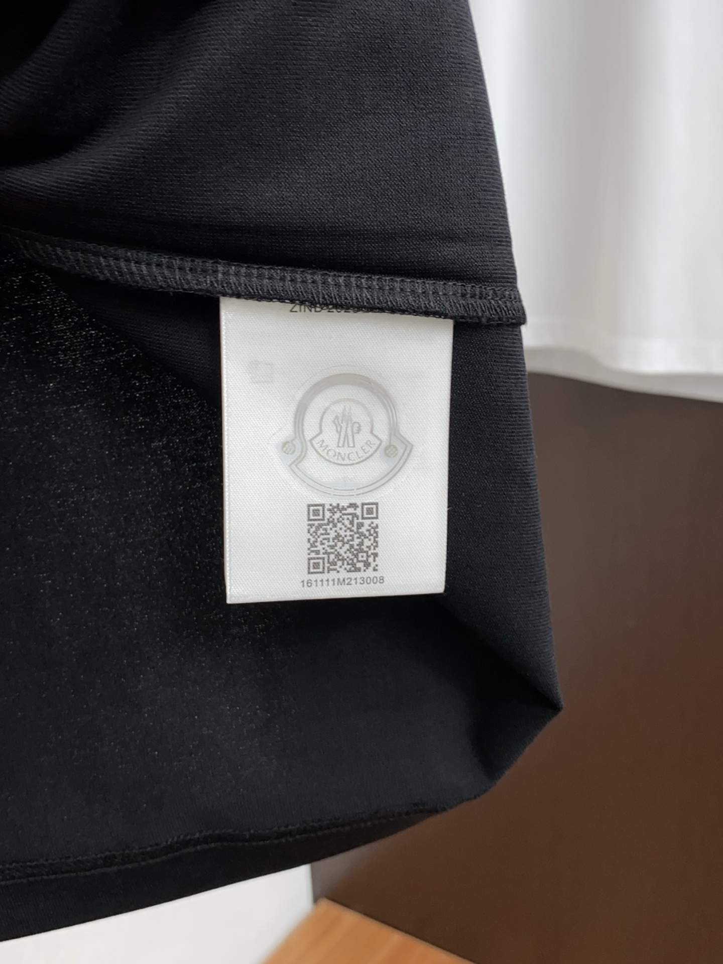 蒙口 正码 M-3xL 26SS早春短袖T恤甄选软糯亲肤的全棉面料制成，标准版圆领短袖裁剪，更适合日常穿