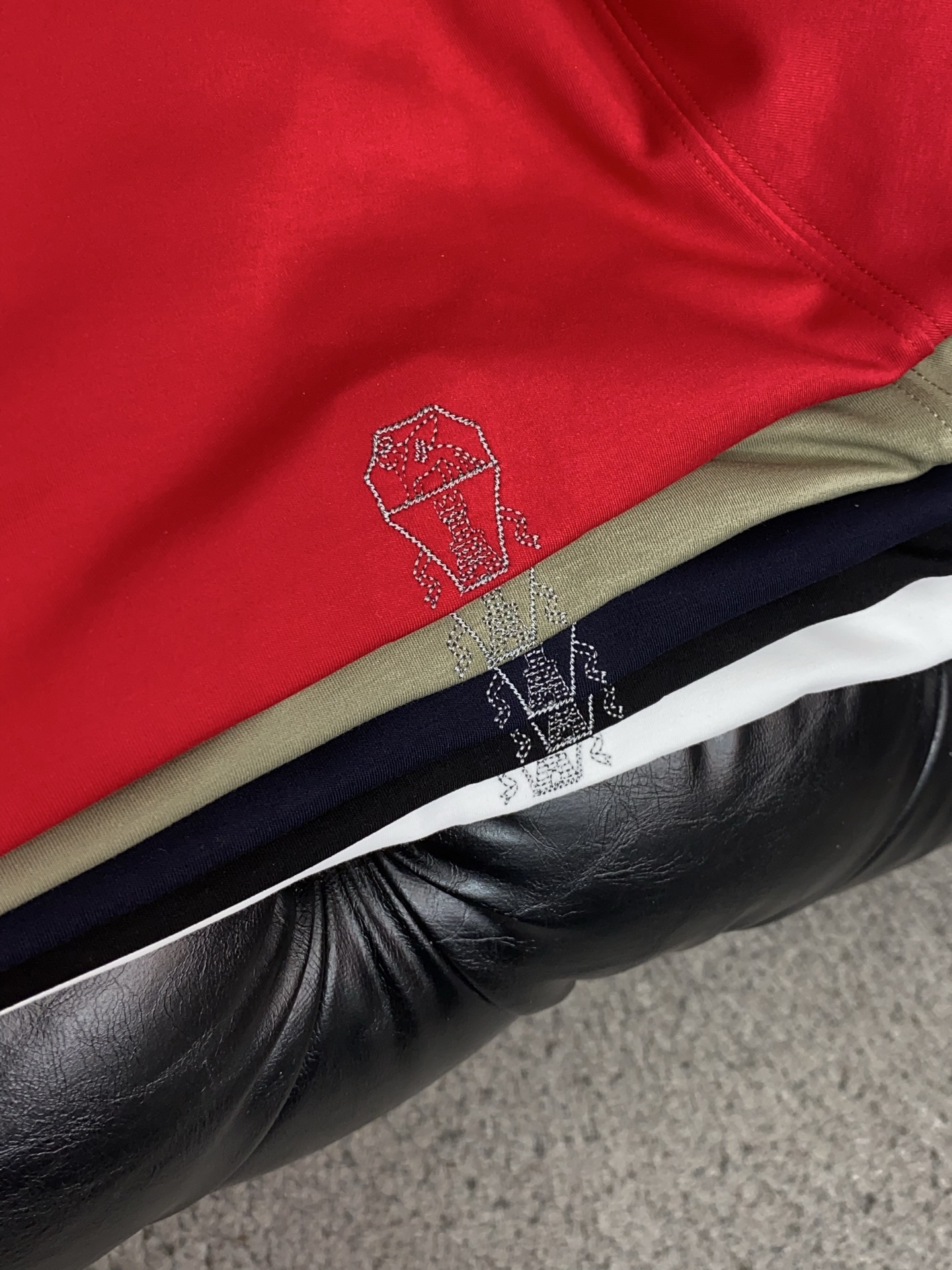 BC 正码 M-3xL 26SS早春短袖T恤甄选软糯亲肤的全棉面料制成，标准版圆领短袖裁剪，更适合日常穿