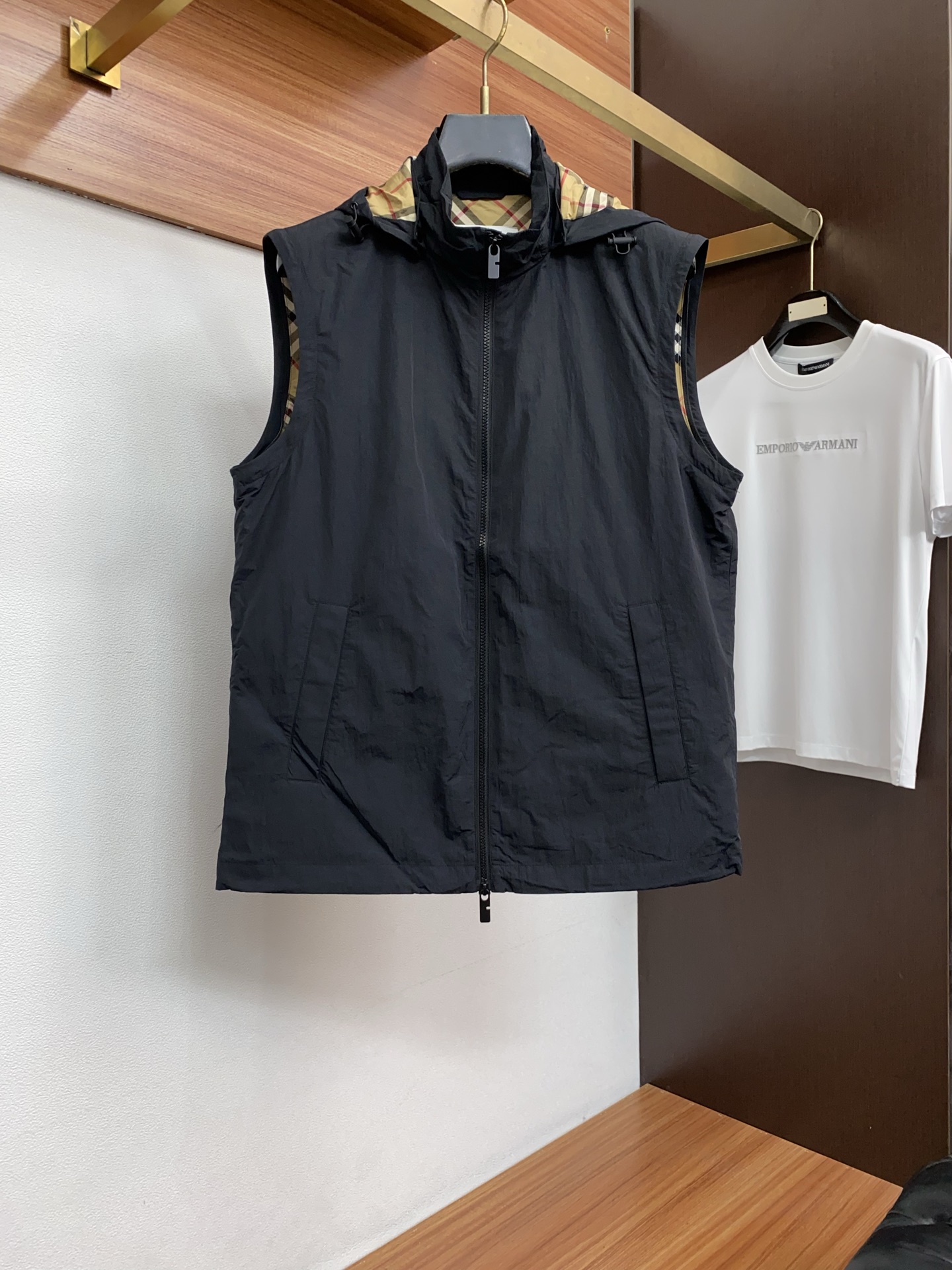 巴宝莉 T2026新款男士休闲定制夹克外套。穿上简约干练的休闲外套，瞬间重回时髦霸气，又是活力满满的状态