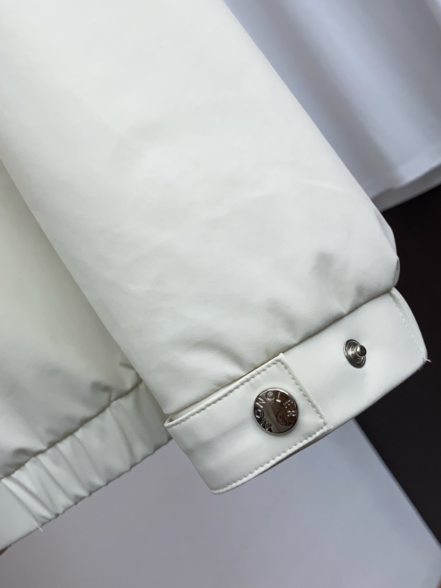 蒙口 2026新款男士休闲定制夹克外套。穿上简约干练的休闲外套，瞬间重回时髦霸气，又是活力满满的状态。史