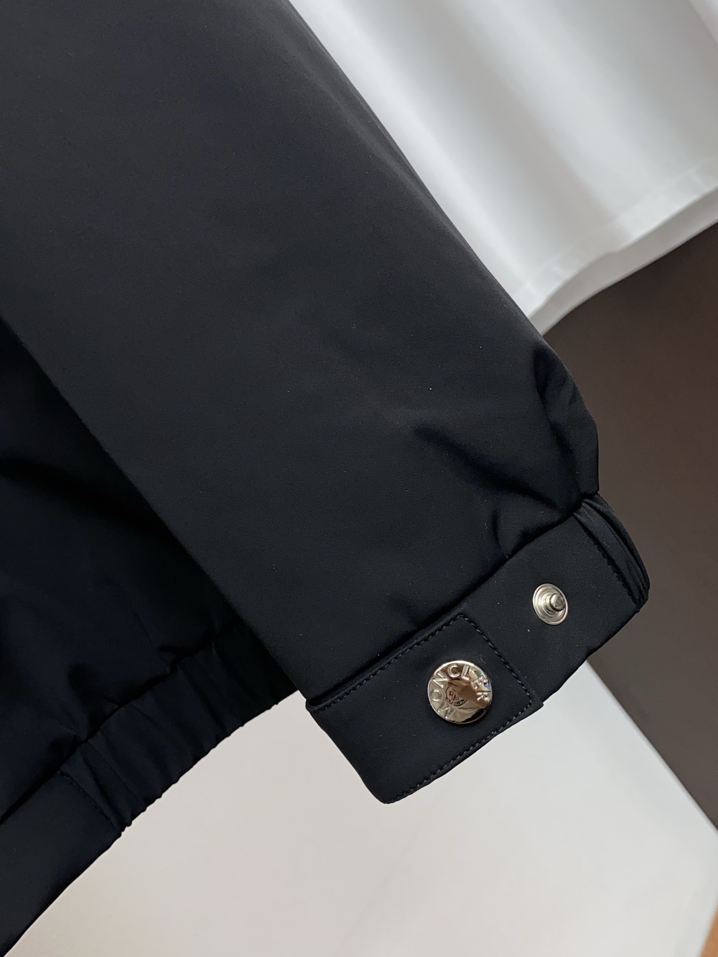 蒙口 2026新款男士休闲定制夹克外套。穿上简约干练的休闲外套，瞬间重回时髦霸气，又是活力满满的状态。史