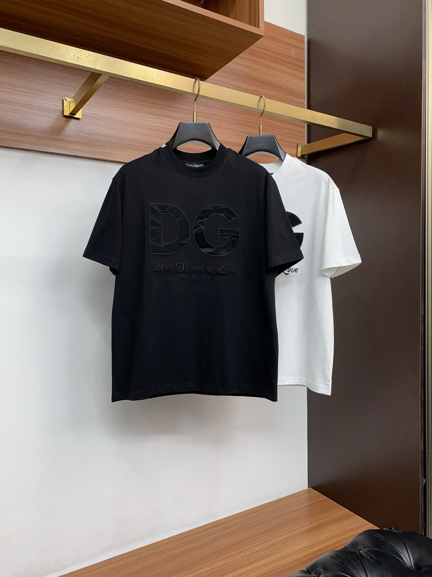 DG 26SS春夏新款 纯棉质圆领短袖 男士基础款专柜短袖T恤衫！贸易公司渠道稀出，同步官网发售！基础T