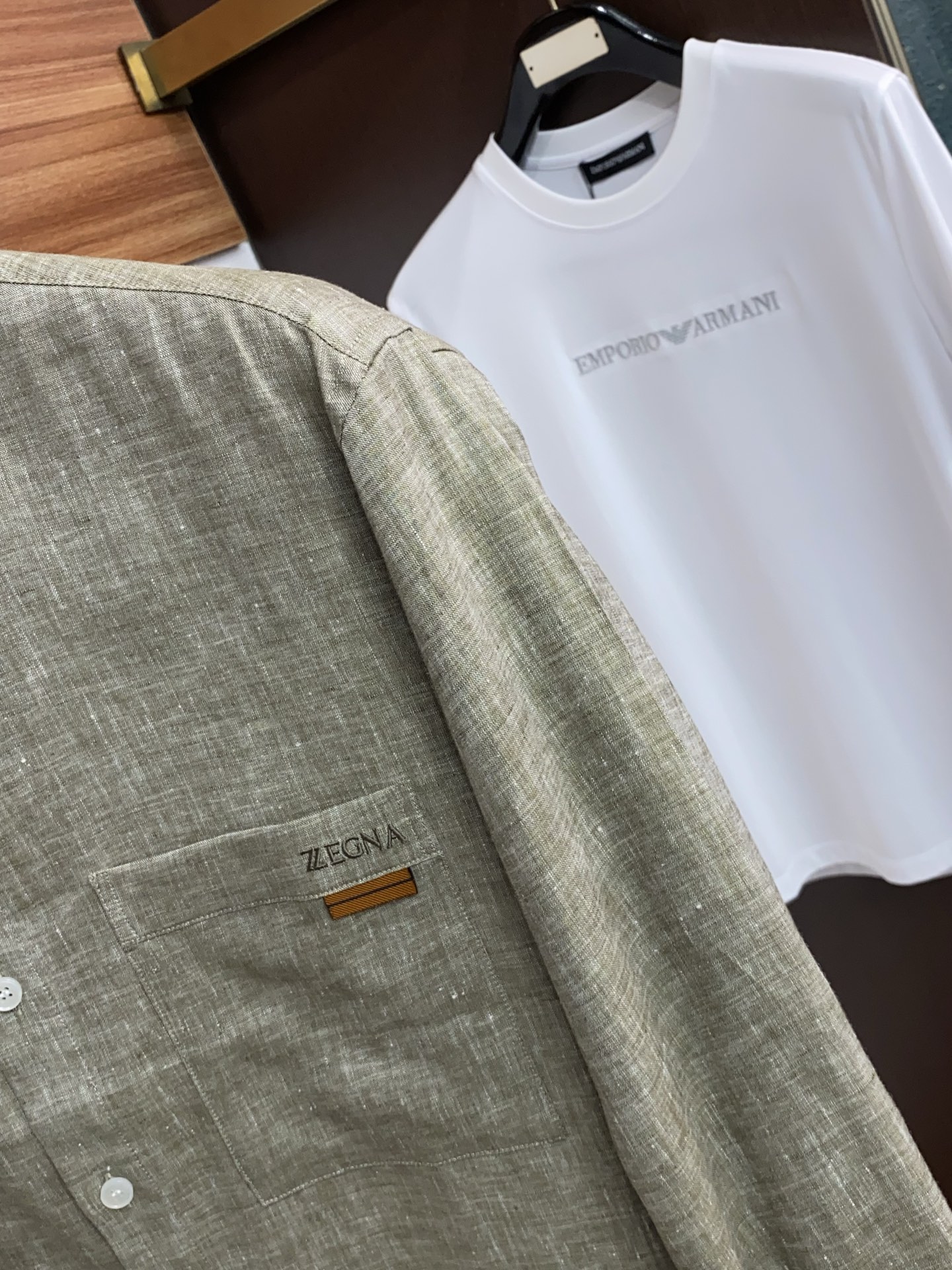 顶级 杰尼亚 老钱风 2026春夏新款衬衣外套好穿不挑身材在搭配上没有太多的限制 随意简洁的衬托其他单品