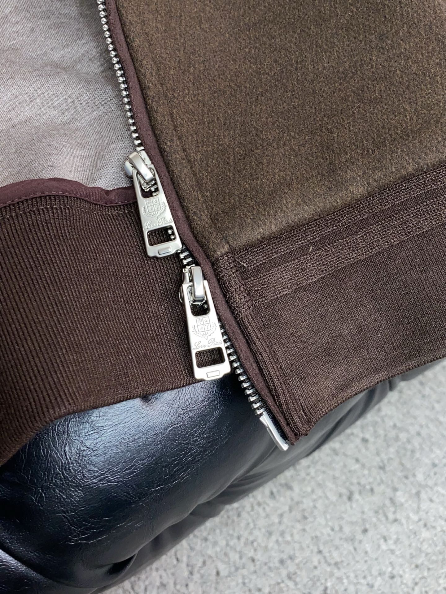 /套 一套销售不拆 Loro piana 诺悠翩雅春款套装 顶级品质 普拉达 定制顶级面料 新品 最新设
