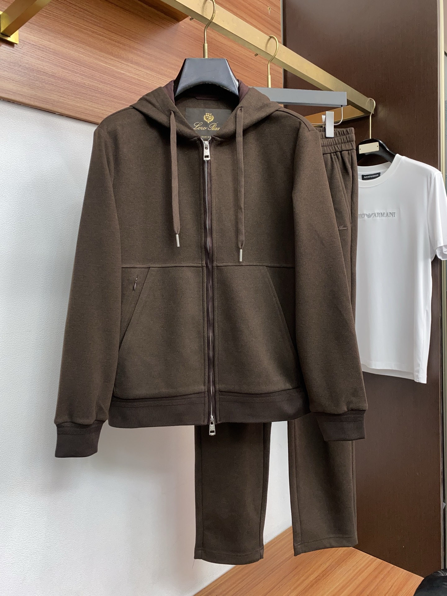 /套 一套销售不拆 Loro piana 诺悠翩雅春款套装 顶级品质 普拉达 定制顶级面料 新品 最新设