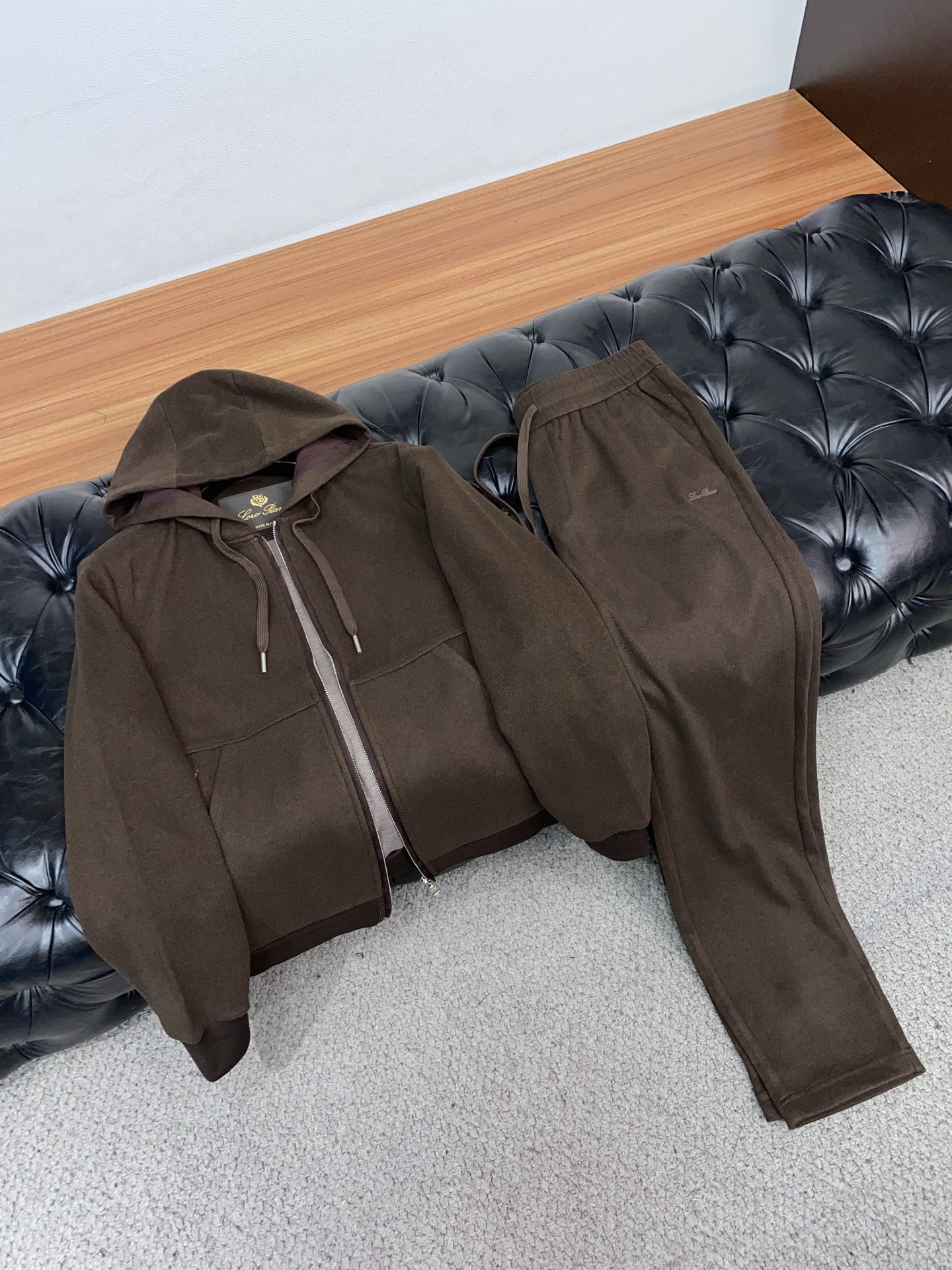 /套 一套销售不拆 Loro piana 诺悠翩雅春款套装 顶级品质 普拉达 定制顶级面料 新品 最新设