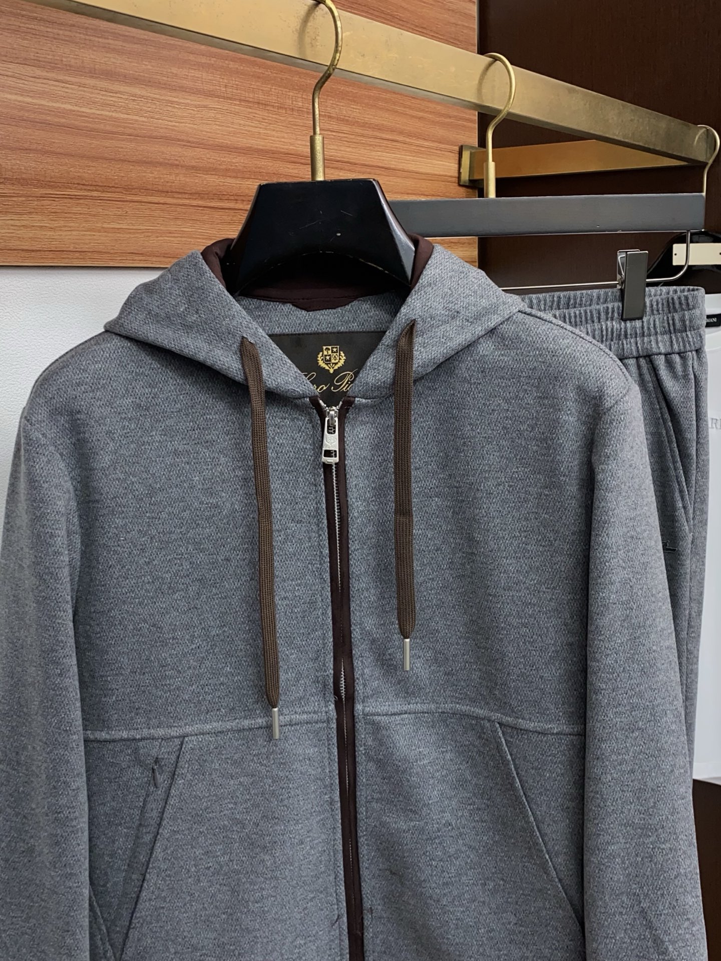 /套 一套销售不拆 Loro piana 诺悠翩雅春款套装 顶级品质 普拉达 定制顶级面料 新品 最新设