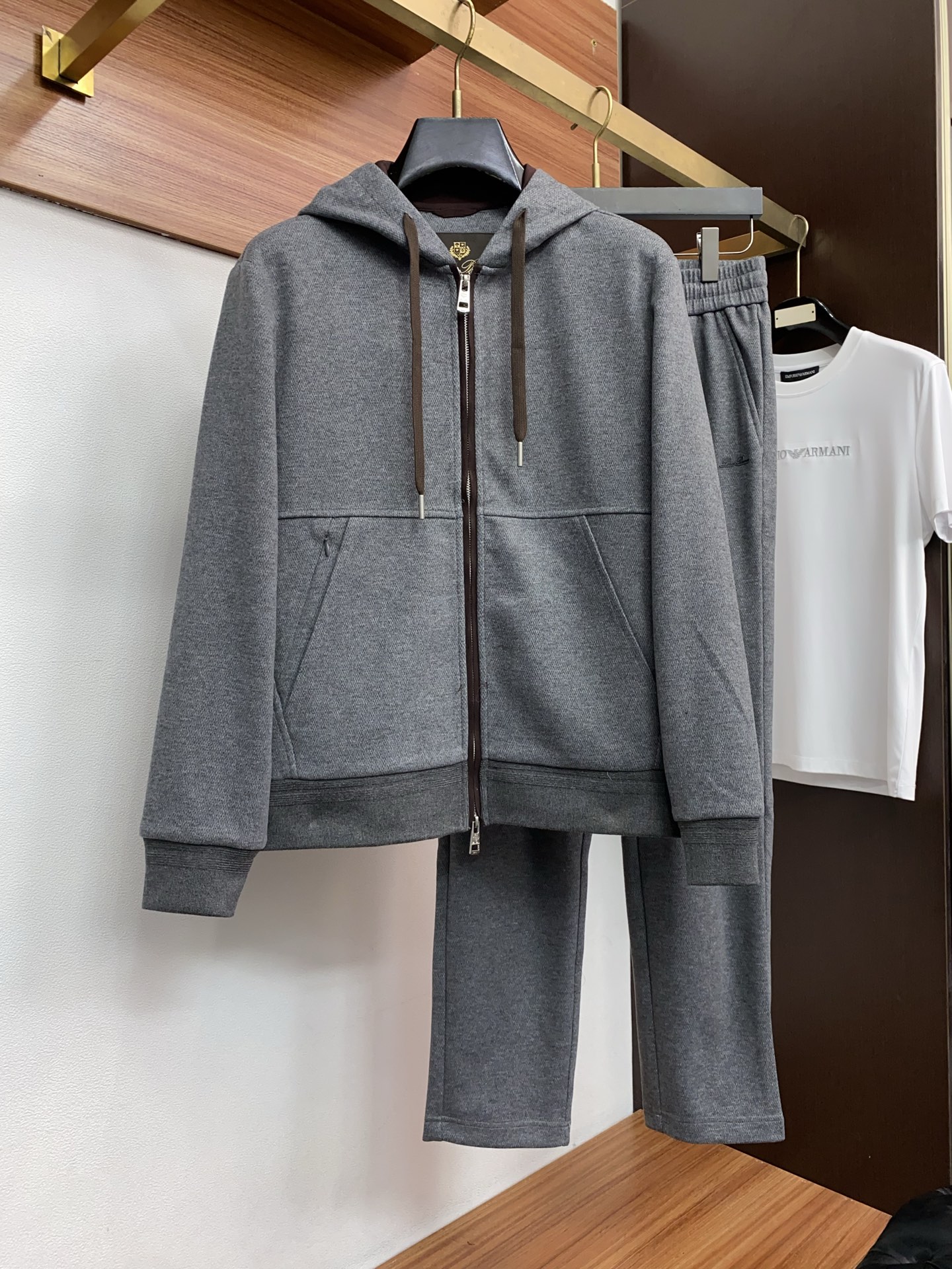 /套 一套销售不拆 Loro piana 诺悠翩雅春款套装 顶级品质 普拉达 定制顶级面料 新品 最新设