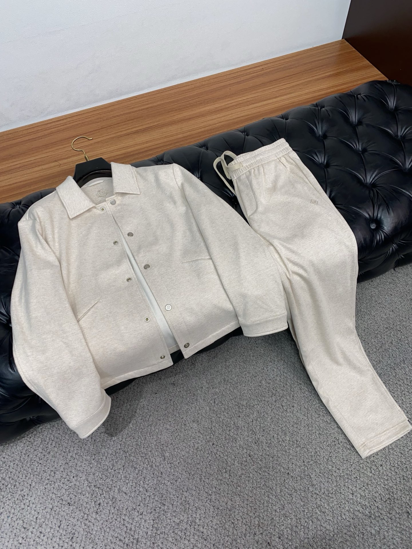 /套 一套销售不拆 Loro piana 诺悠翩雅春款套装 顶级品质 普拉达 定制顶级面料 新品 最新设