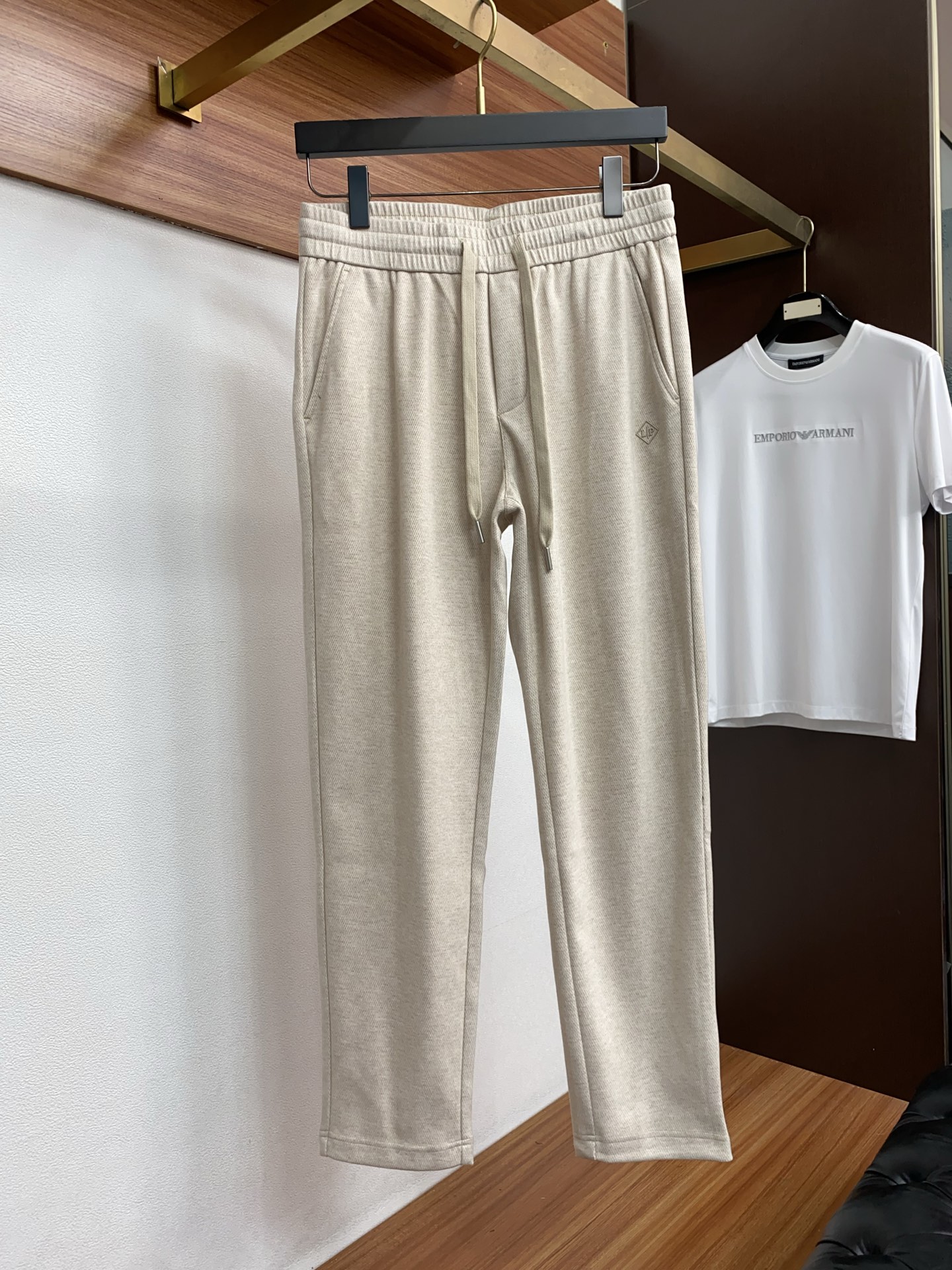 /套 一套销售不拆 Loro piana 诺悠翩雅春款套装 顶级品质 普拉达 定制顶级面料 新品 最新设