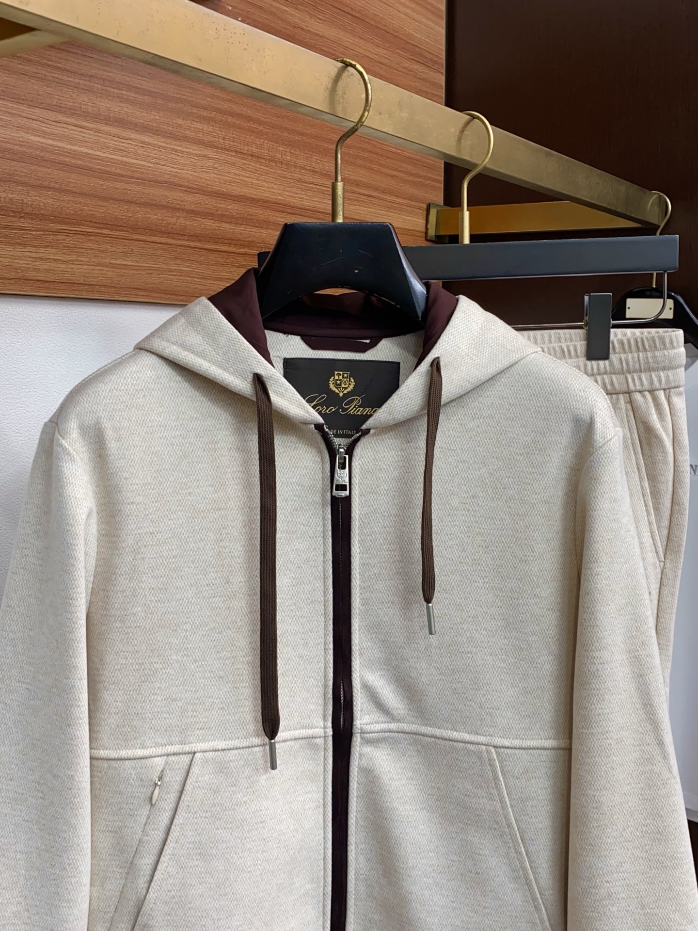 /套 一套销售不拆 Loro piana 诺悠翩雅春款套装 顶级品质 普拉达 定制顶级面料 新品 最新设