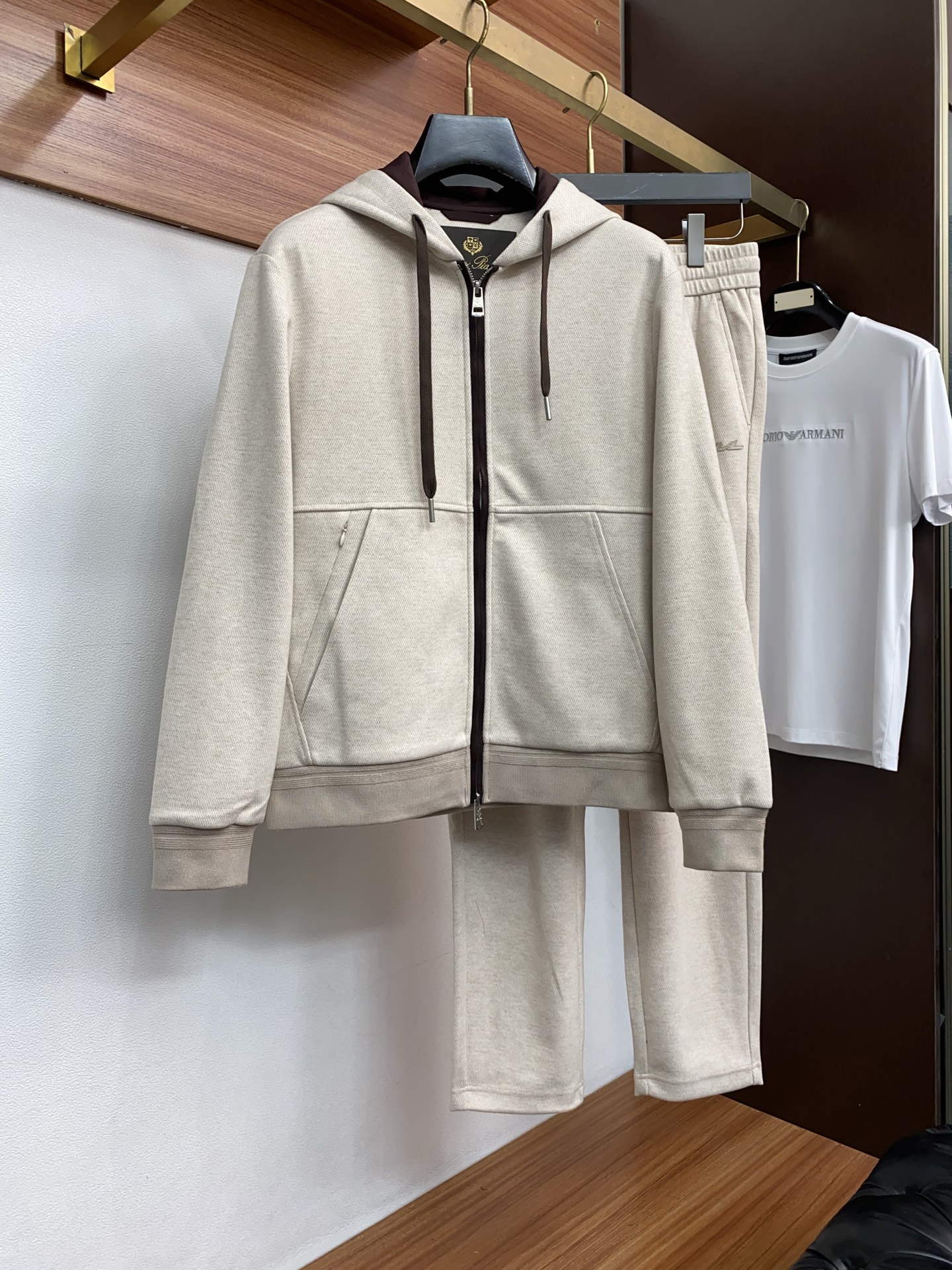 /套 一套销售不拆 Loro piana 诺悠翩雅春款套装 顶级品质 普拉达 定制顶级面料 新品 最新设