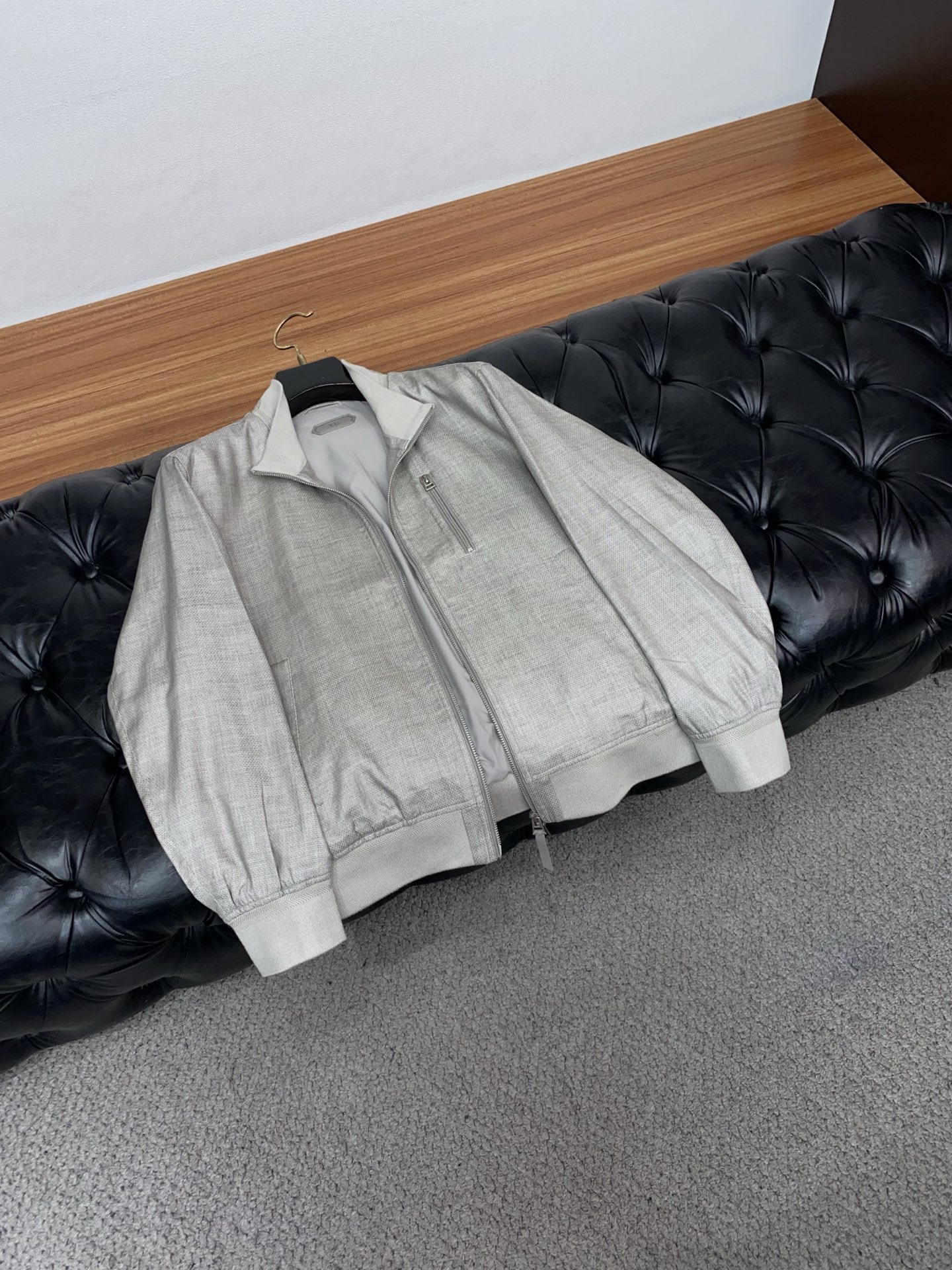 TF 2026新款男士休闲定制麻棉夹克外套。穿上简约干练的休闲外套，瞬间重回时髦霸气，又是活力满满的状态
