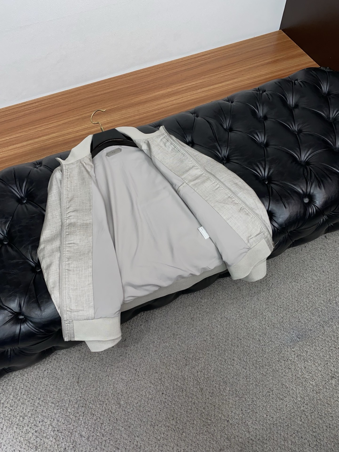 TF 2026新款男士休闲定制麻棉夹克外套。穿上简约干练的休闲外套，瞬间重回时髦霸气，又是活力满满的状态