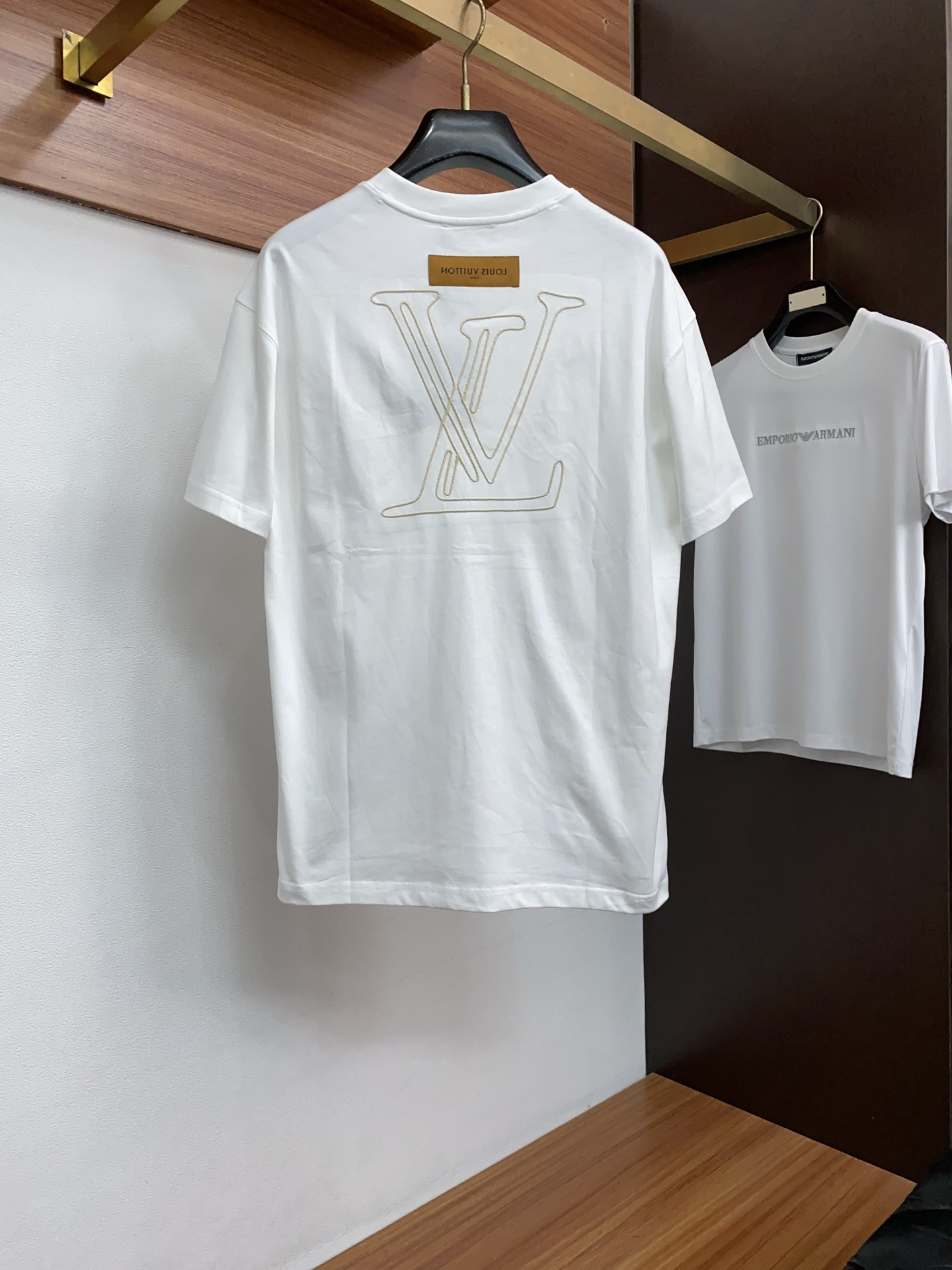 1v路易威登 26SS春夏新款 纯棉质圆领短袖 男士基础款专柜短袖T恤衫！贸易公司渠道稀出，同步官网发售