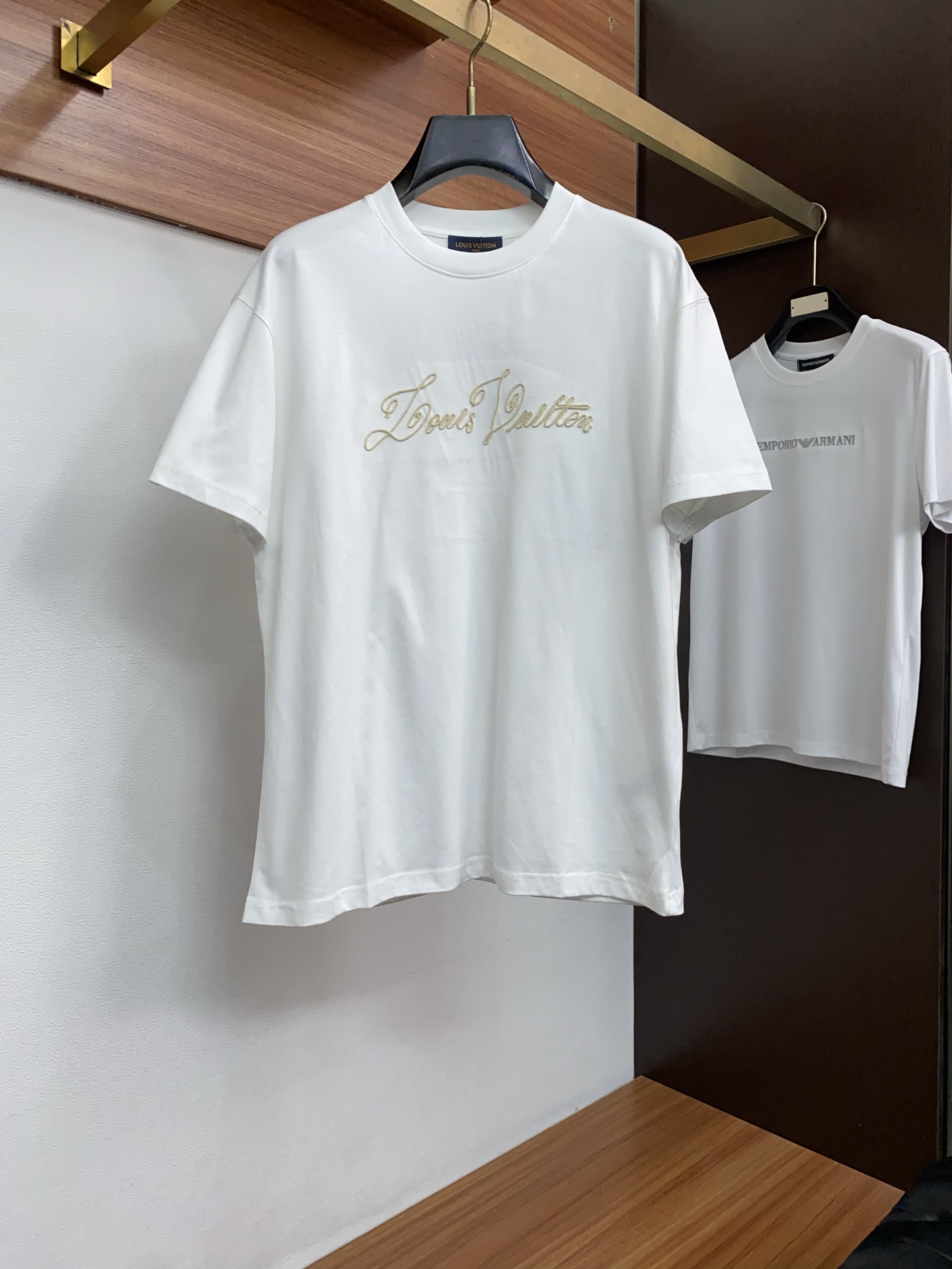 1v路易威登 26SS春夏新款 纯棉质圆领短袖 男士基础款专柜短袖T恤衫！贸易公司渠道稀出，同步官网发售