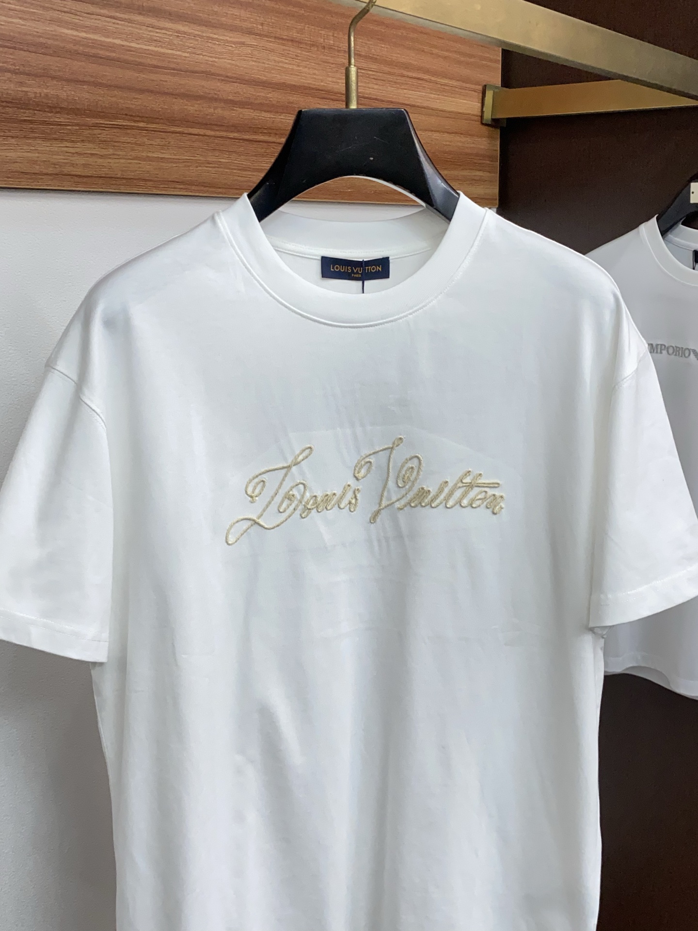 1v路易威登 26SS春夏新款 纯棉质圆领短袖 男士基础款专柜短袖T恤衫！贸易公司渠道稀出，同步官网发售