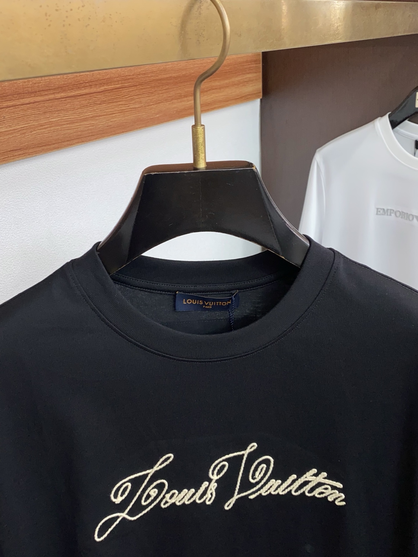 1v路易威登 26SS春夏新款 纯棉质圆领短袖 男士基础款专柜短袖T恤衫！贸易公司渠道稀出，同步官网发售