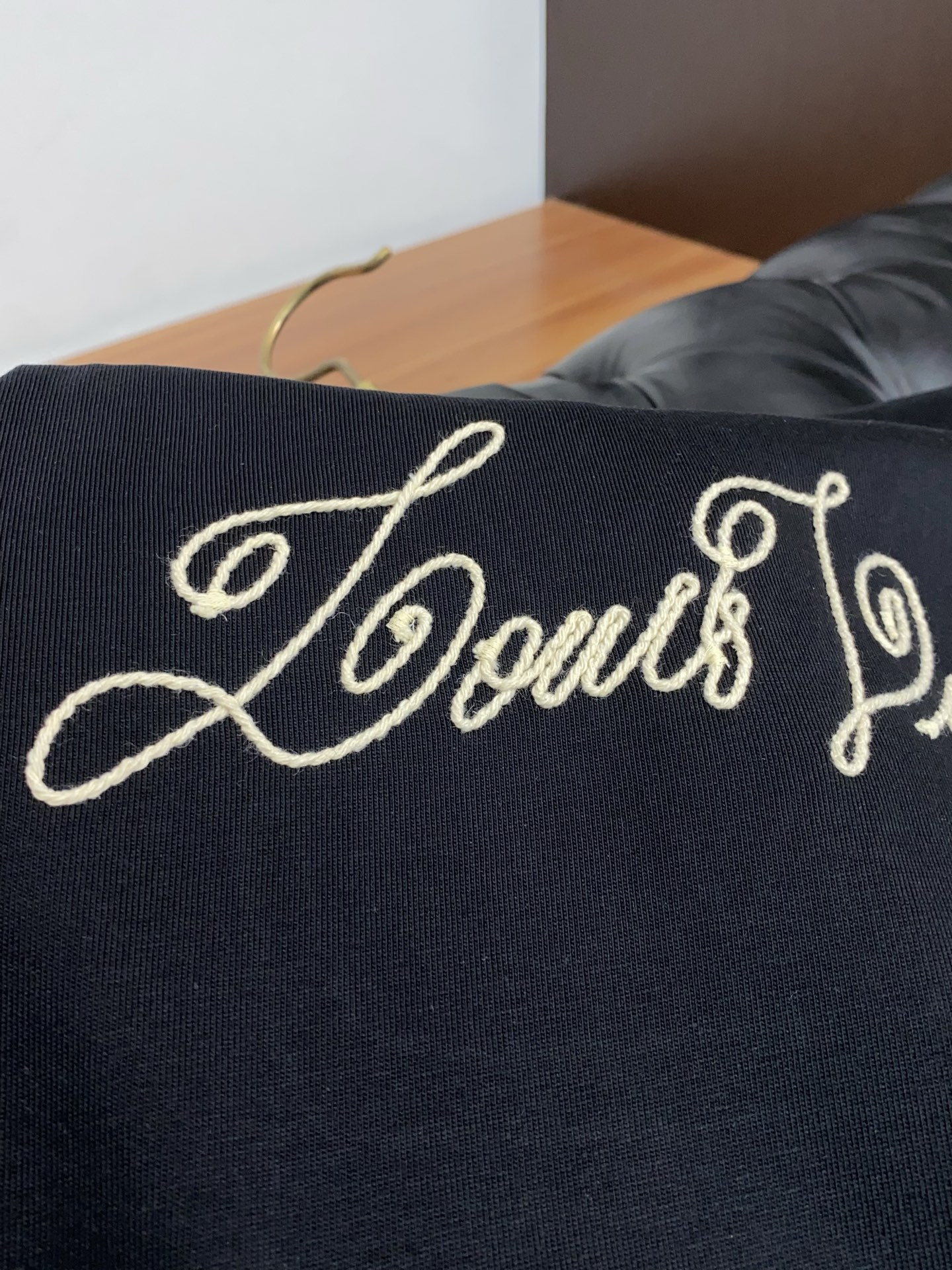 1v路易威登 26SS春夏新款 纯棉质圆领短袖 男士基础款专柜短袖T恤衫！贸易公司渠道稀出，同步官网发售