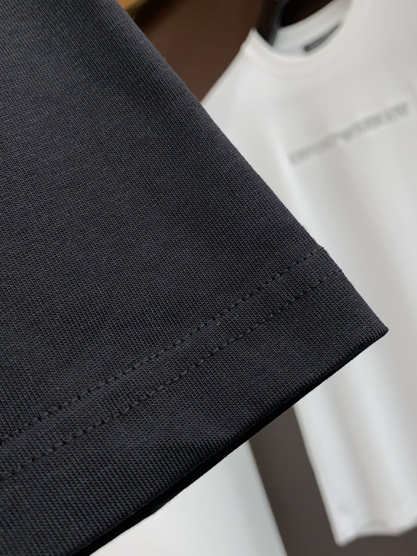 1v路易威登 26SS春夏新款 纯棉质圆领短袖 男士基础款专柜短袖T恤衫！贸易公司渠道稀出，同步官网发售