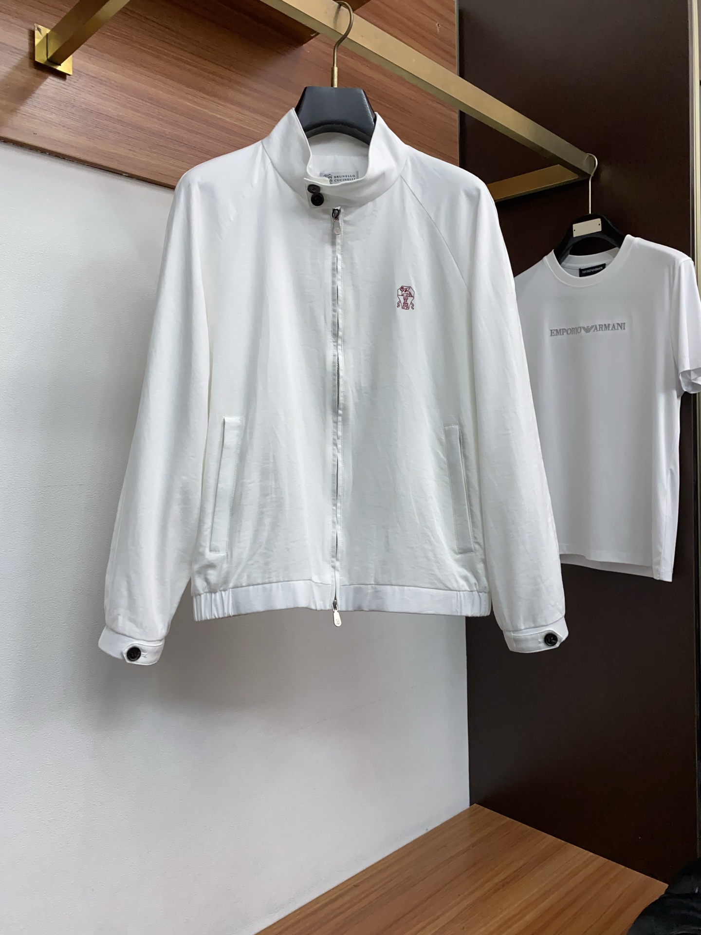 BC 2026新款男士休闲定制麻棉夹克外套。穿上简约干练的休闲外套，瞬间重回时髦霸气，又是活力满满的状态