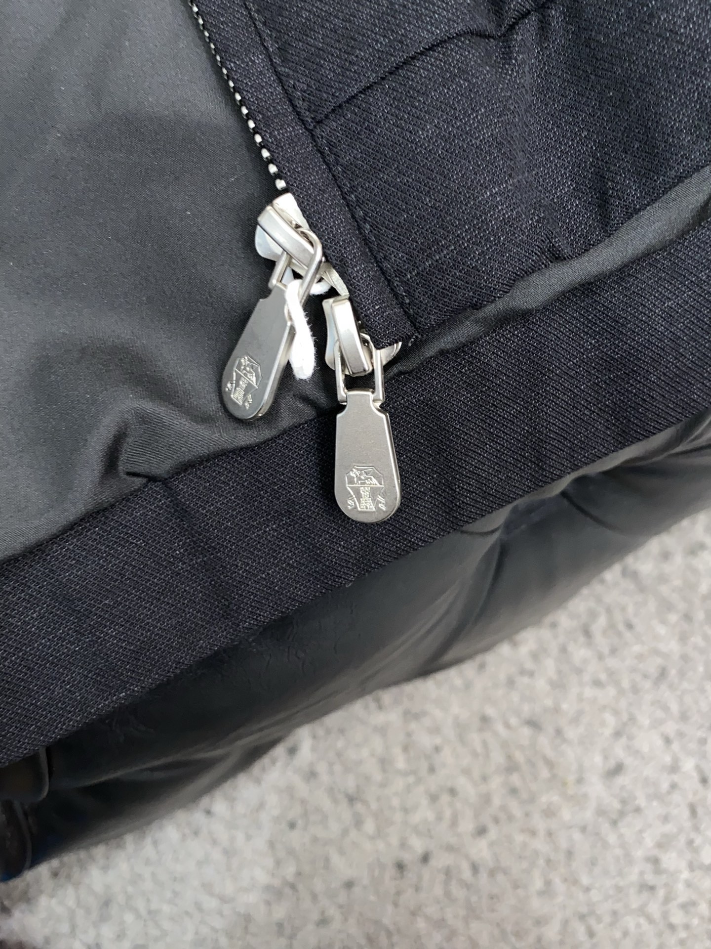 BC 2026新款男士休闲定制麻棉夹克外套。穿上简约干练的休闲外套，瞬间重回时髦霸气，又是活力满满的状态