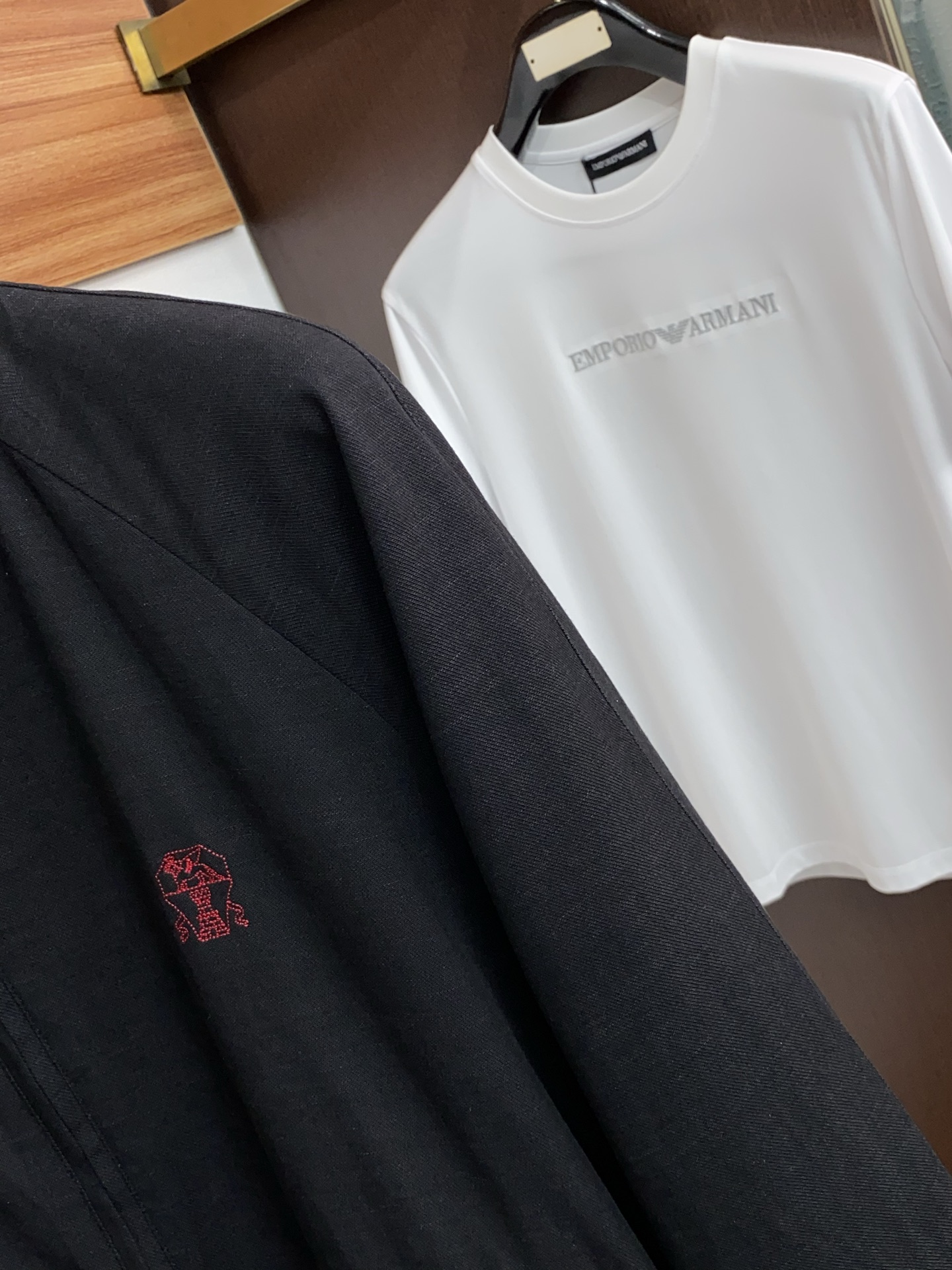 BC 2026新款男士休闲定制麻棉夹克外套。穿上简约干练的休闲外套，瞬间重回时髦霸气，又是活力满满的状态