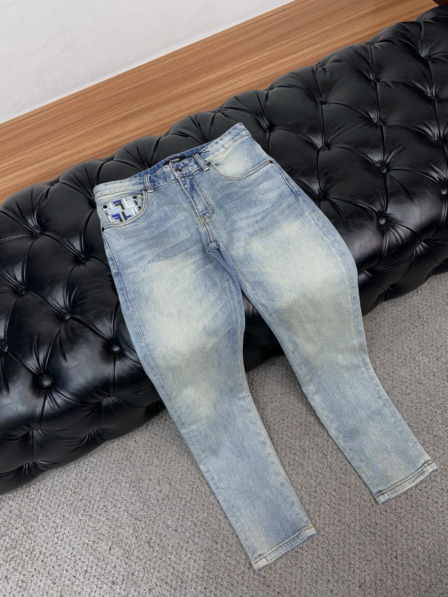 芬迪 26新款 市场独家订制进口丹宁牛仔面料 稀缺面料 超级舒服 工艺复杂四季款牛仔裤 针织牛从做旧 独