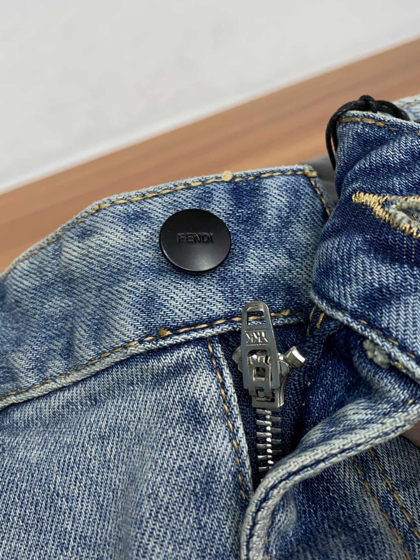 芬迪 26新款 市场独家订制进口丹宁牛仔面料 稀缺面料 超级舒服 工艺复杂四季款牛仔裤 针织牛从做旧 独