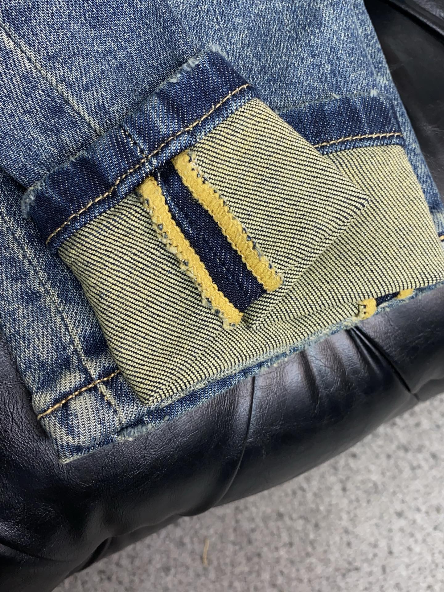 迪奥 26新款 市场独家订制进口丹宁牛仔面料 稀缺面料 超级舒服 工艺复杂四季款牛仔裤 针织牛从做旧 独