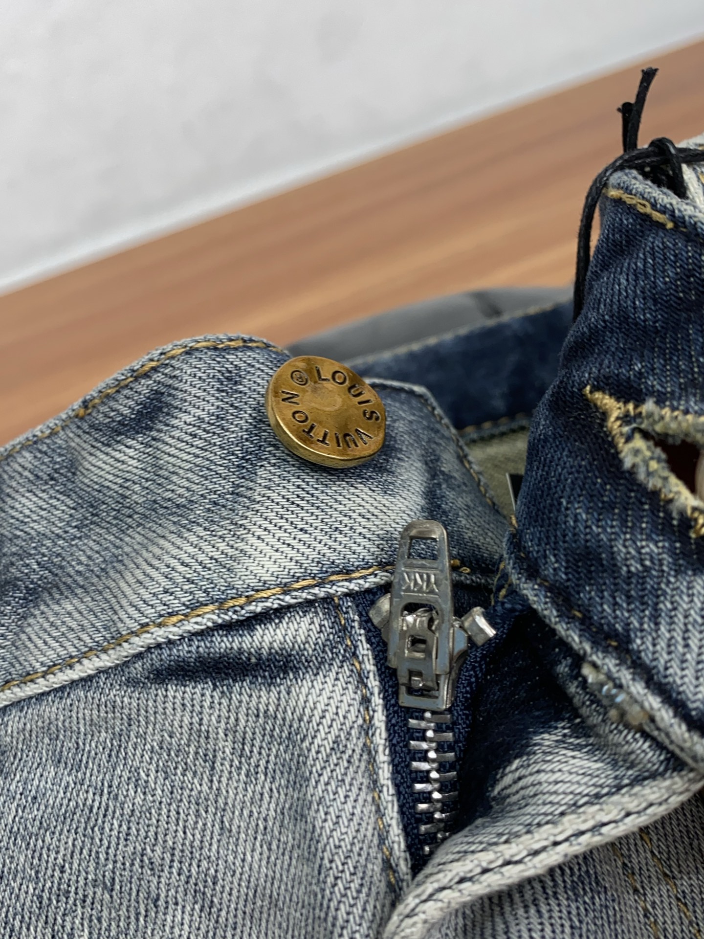 1v路易威登 26新款 市场独家订制进口丹宁牛仔面料 稀缺面料 超级舒服 工艺复杂四季款牛仔裤 针织牛从