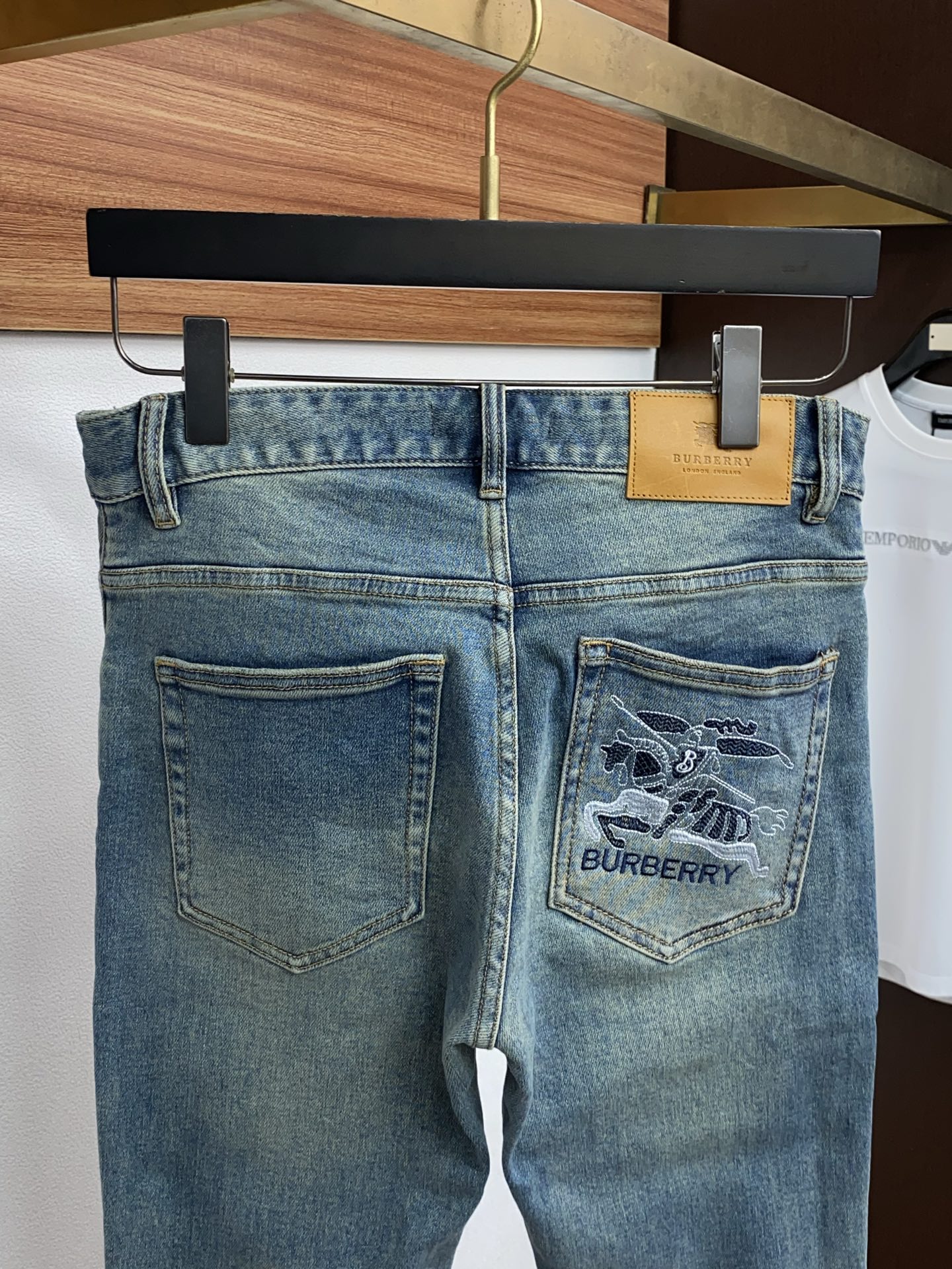 巴宝莉 26新款 市场独家订制进口丹宁牛仔面料 稀缺面料 超级舒服 工艺复杂四季款牛仔裤 针织牛从做旧 