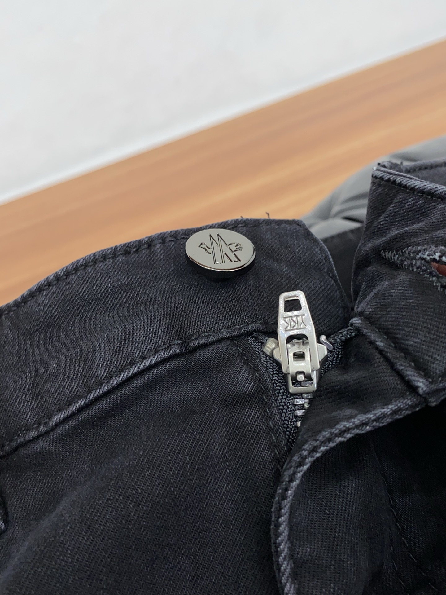 蒙口 高端定制、2026早春最新款牛仔裤 柜台同步发售 原版定制复刻 客供五金辅料 原单品质 进口牛仔面