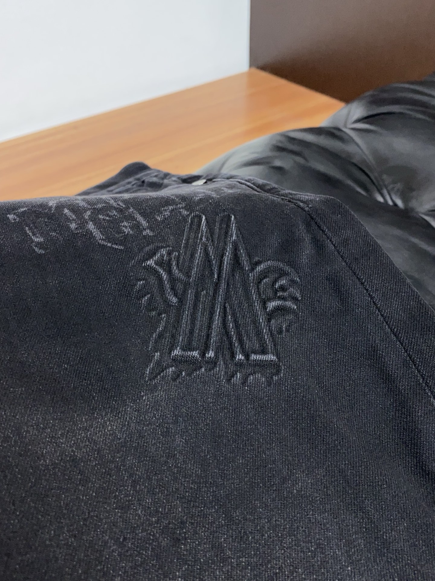 蒙口 高端定制、2026早春最新款牛仔裤 柜台同步发售 原版定制复刻 客供五金辅料 原单品质 进口牛仔面