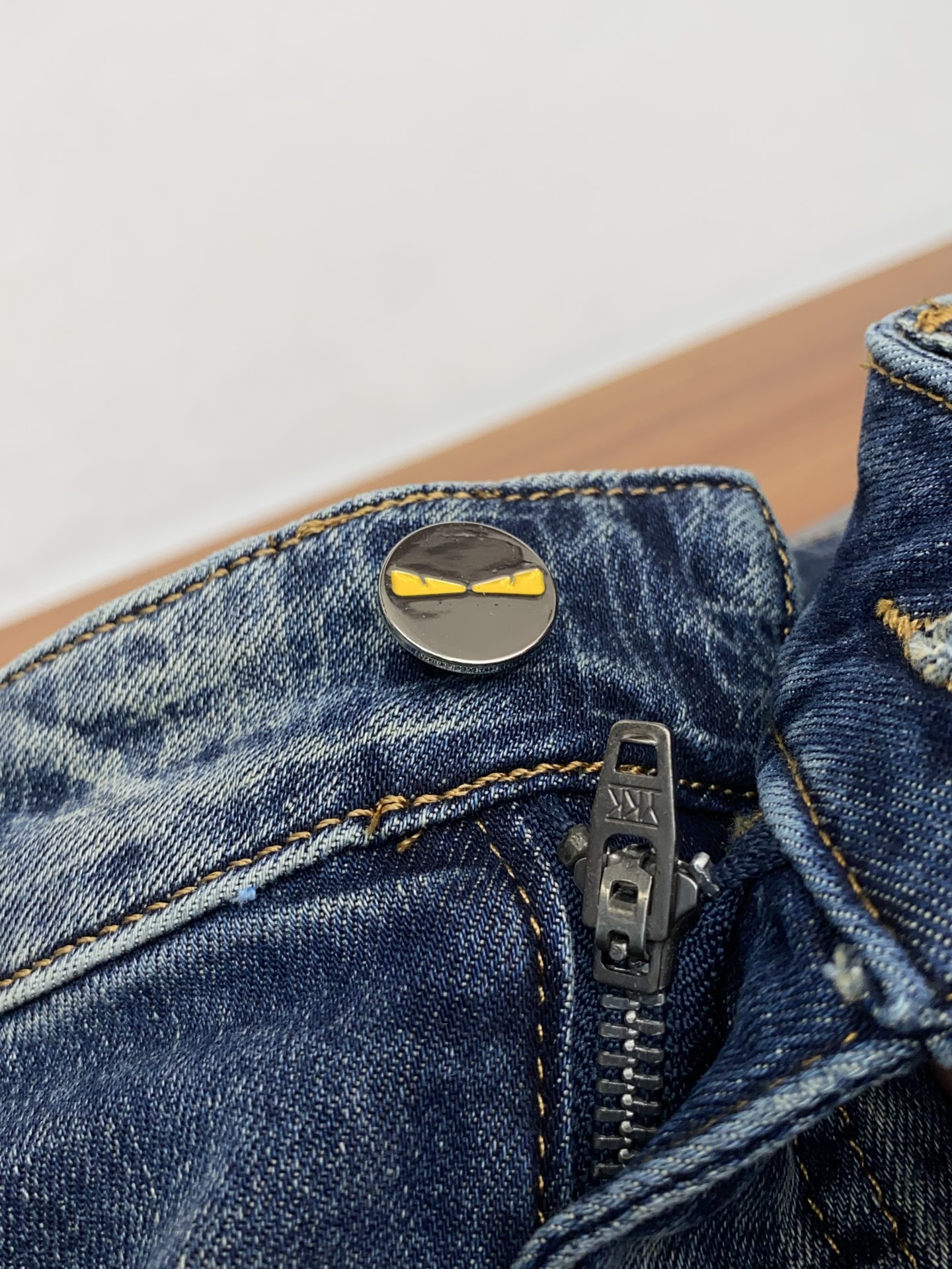 芬迪 高端定制、2026早春最新款牛仔裤 柜台同步发售 原版定制复刻 客供五金辅料 原单品质 进口牛仔面