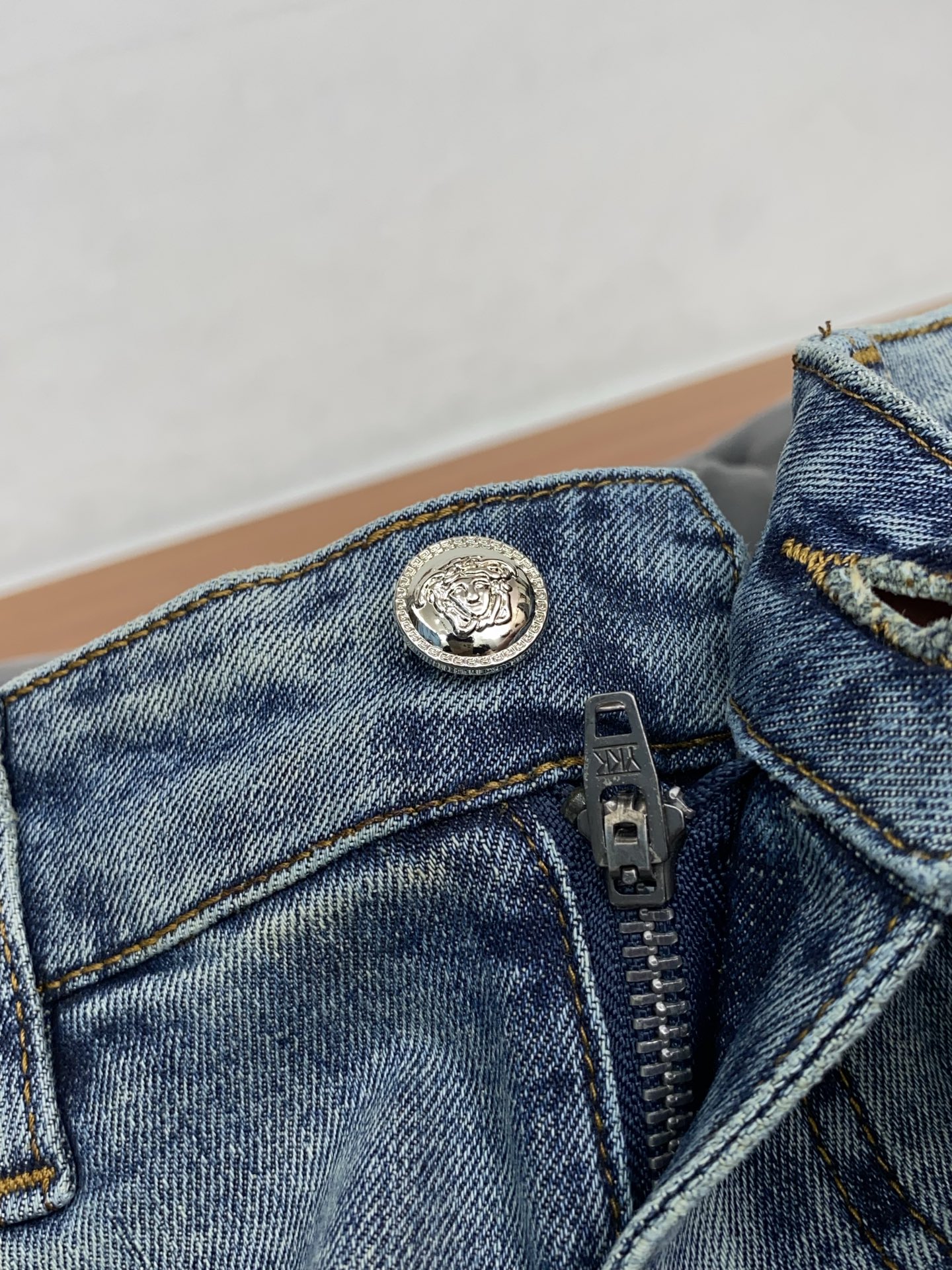 范思哲 高端定制、2026早春最新款牛仔裤 柜台同步发售 原版定制复刻 客供五金辅料 原单品质 进口牛仔