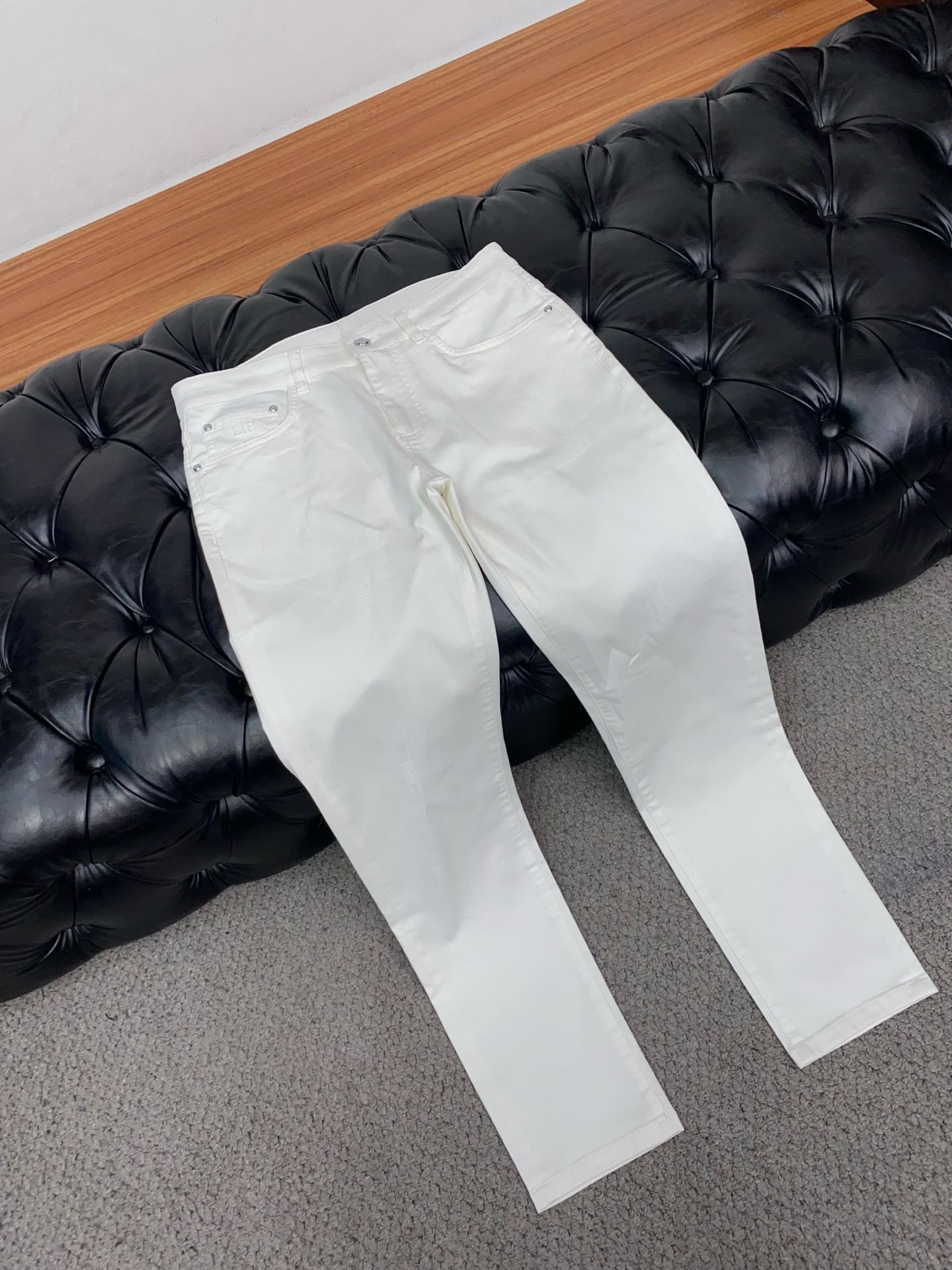 Loro piana 诺悠翩雅 高端定制、2026早春最新款牛仔裤 柜台同步发售 原版定制复刻 客供五金